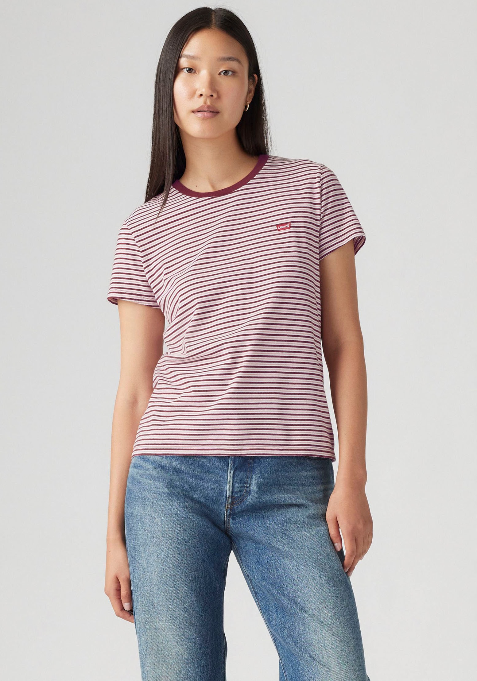 Levi's® T-Shirt »The perfect Tee«, mit kleiner Logo-Stickerei