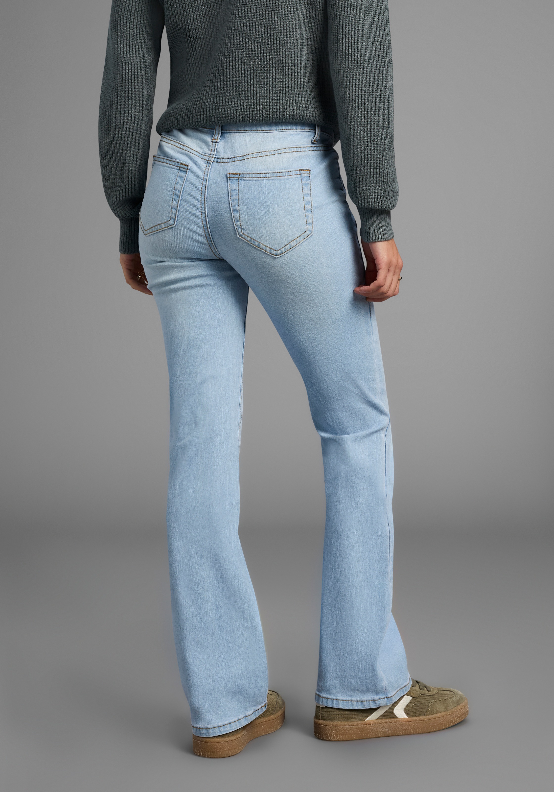 Arizona Bootcut-Jeans "mit Keileinsätzen", ausgestellte Beinform, niedrige günstig online kaufen