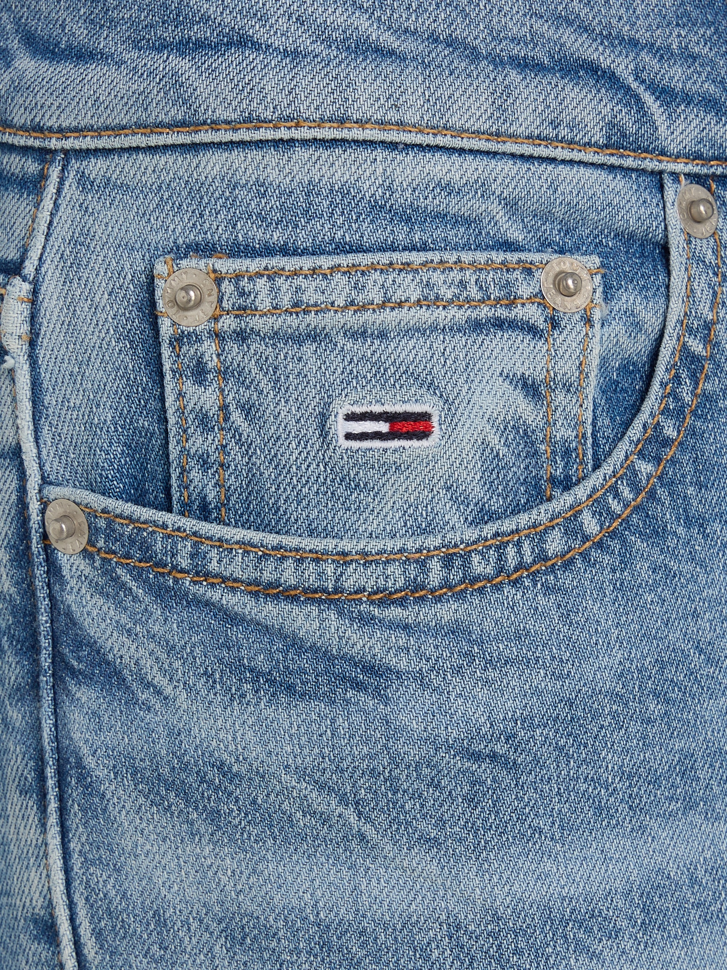 Tommy kaufen Straight-Jeans, mit | und für BAUR Logobadge Jeans Logostickerei