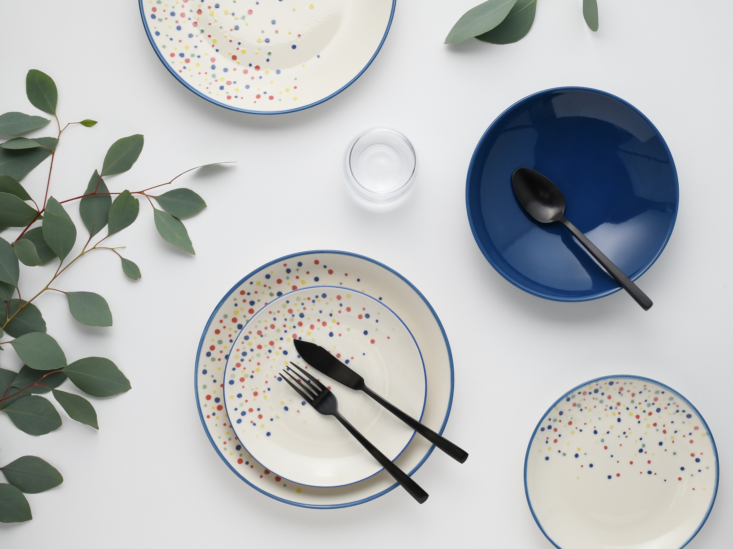 CreaTable Teller-Set »Joy, Tellerset 12-tlg.«, (Set, 12 tlg.), Unregelmäßige bunte Punkte, Gute Laune Geschirr, Frisch, Freundlich