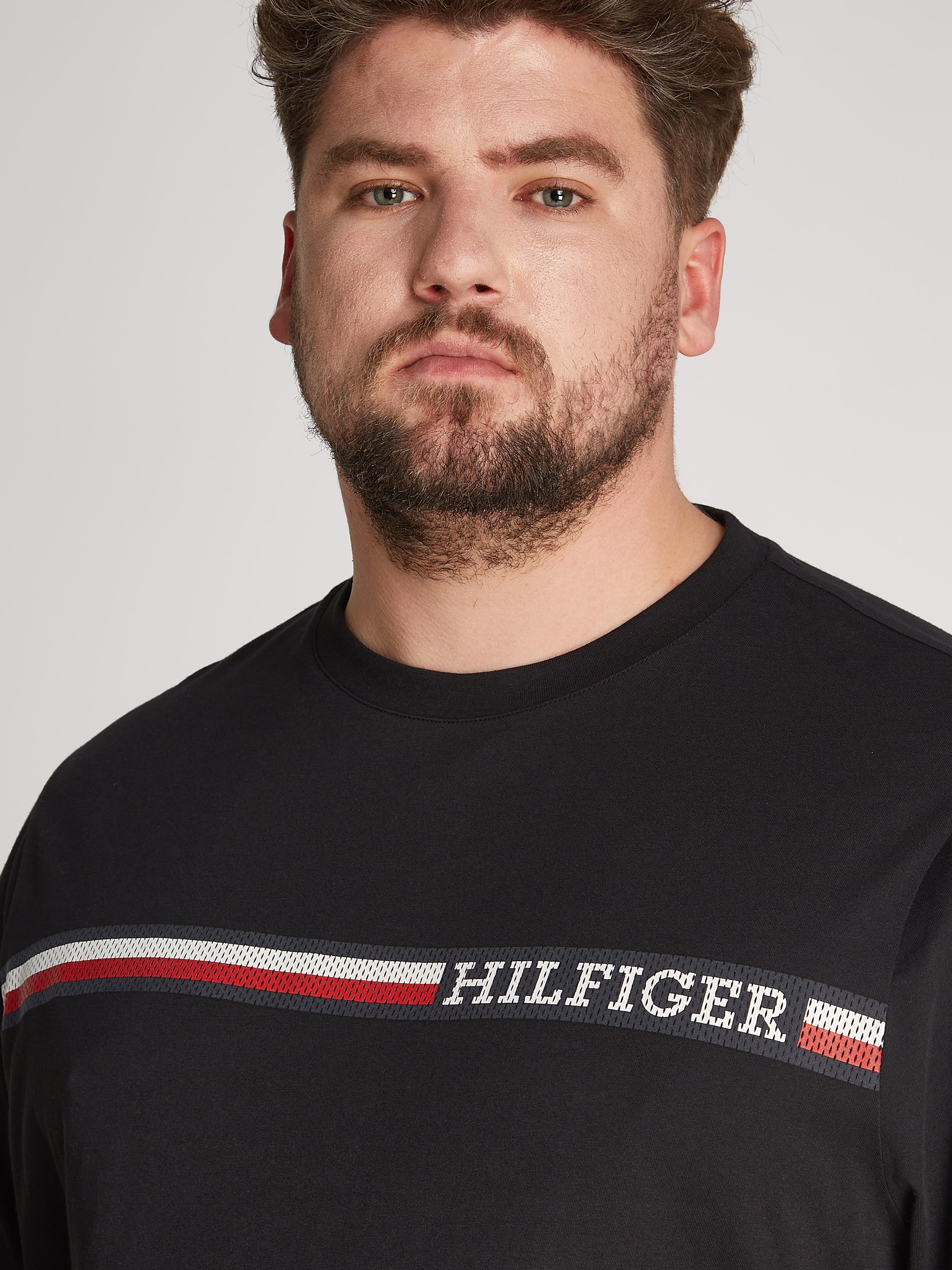 Tommy Hilfiger Big & Tall T-Shirt »BT-CHEST STRIPE TEE-B«, Große Größen mit Logostickerei