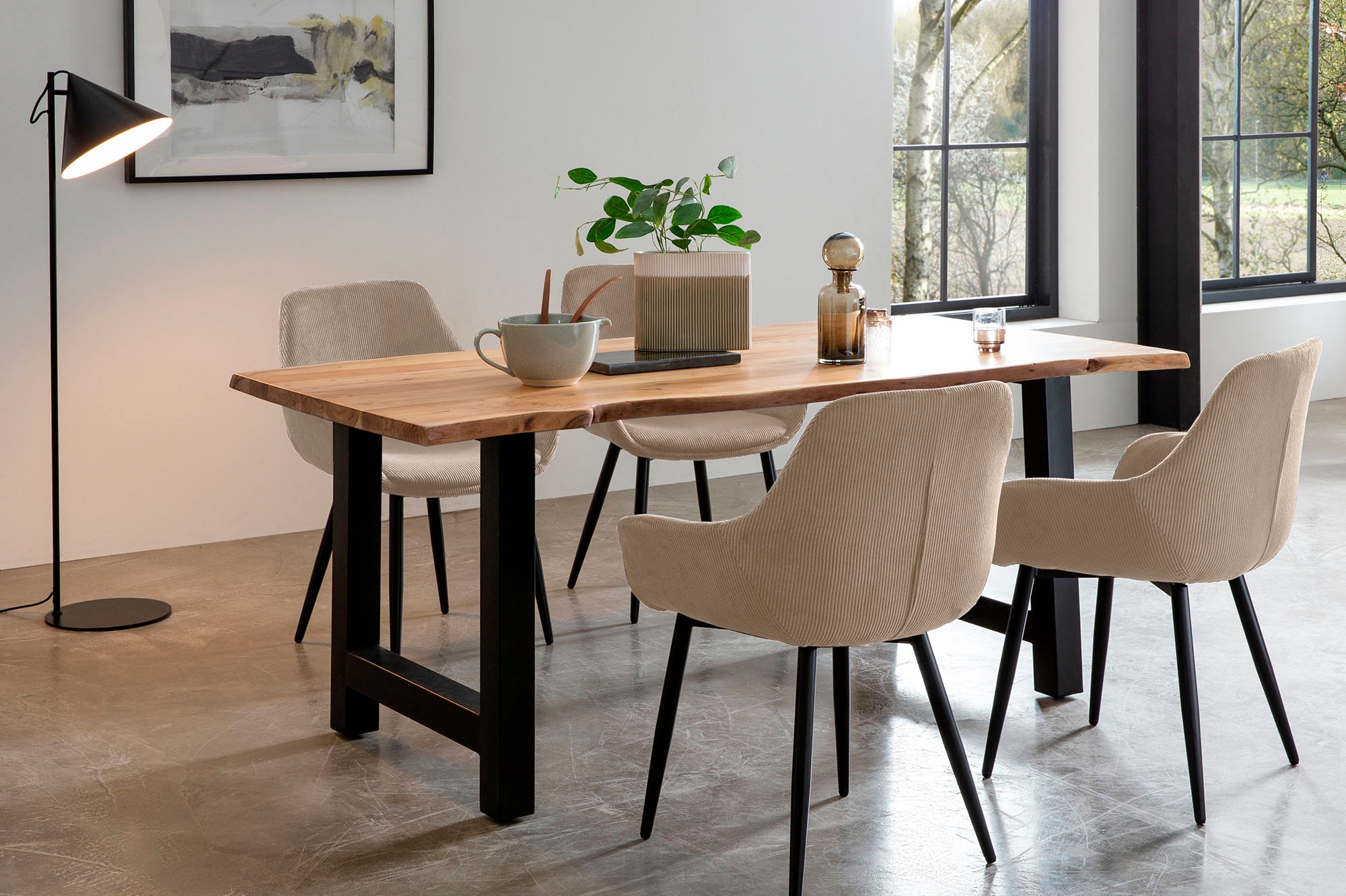 SalesFever Armlehnstuhl »Komfortabler Esszimmerstuhl im zeitlosen Design« (Set) 2 Stk.Bezug in Cord-Optik