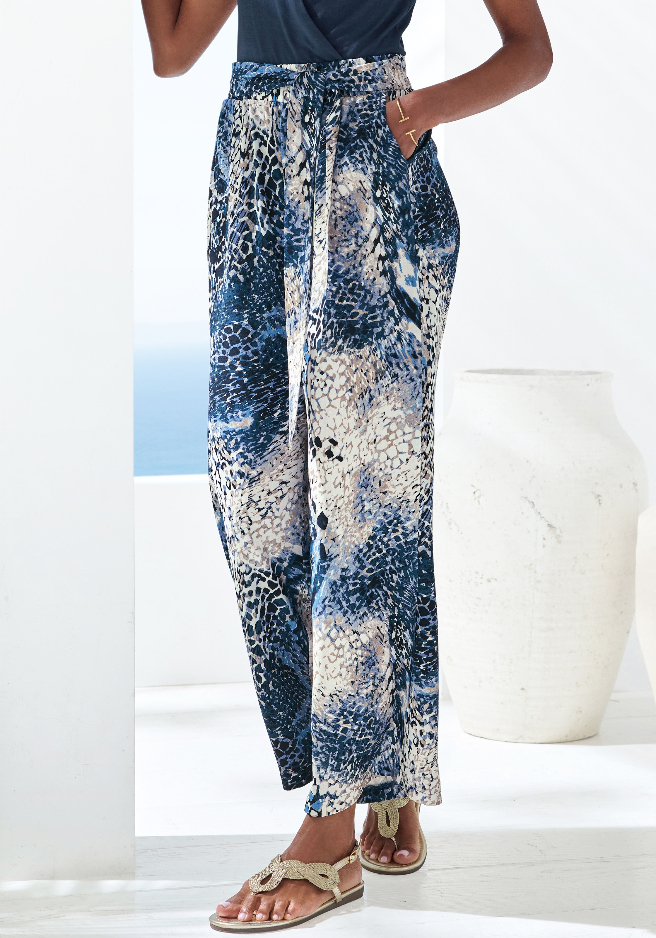 LASCANA Palazzohose "aus luftig-leichter Viskose" mit Bindeband, Schlupfhose, luftige Sommerhose, casual