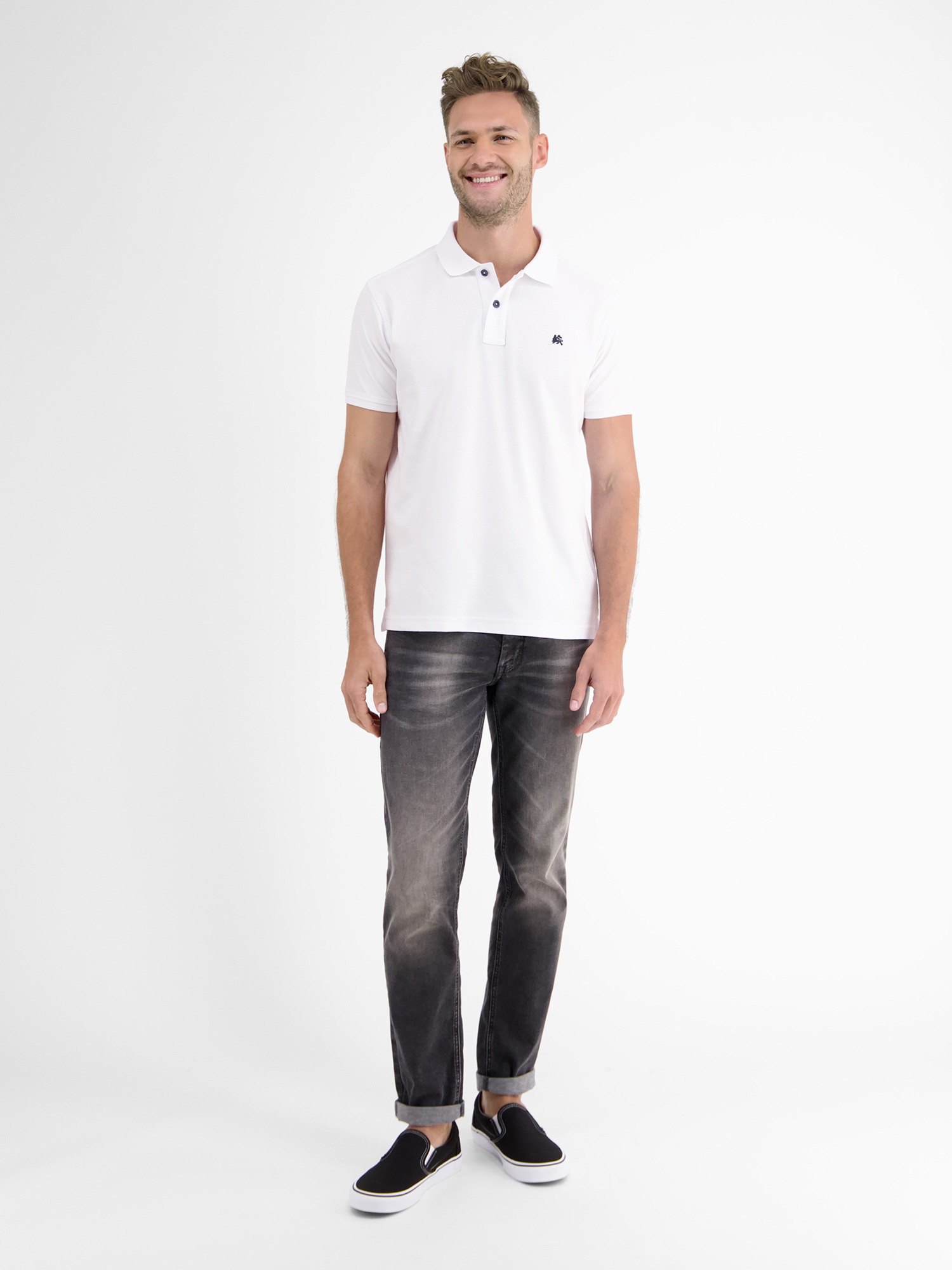 Poloshirt LERROS "Poloshirt mit COOL & DRY Funktion in Piqué-Qualität", Herren, Gr. M, weiß, 60% Baumwolle, 40% Polyester, ohne Ausschnitt, Shirts, Atmungsaktiver Baumwollmix, Feine Piqué-Qualität, Zeitloser Polo-Style 3