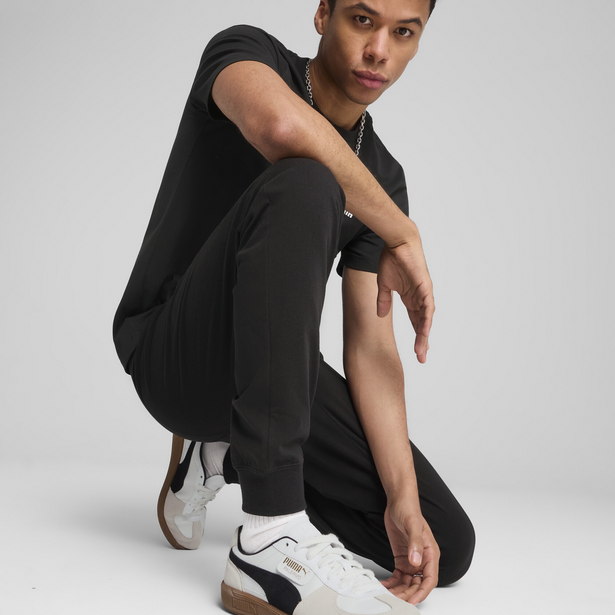 PUMA Sporthose »Essentials No. 1 Logo Jerseyhose Herren«