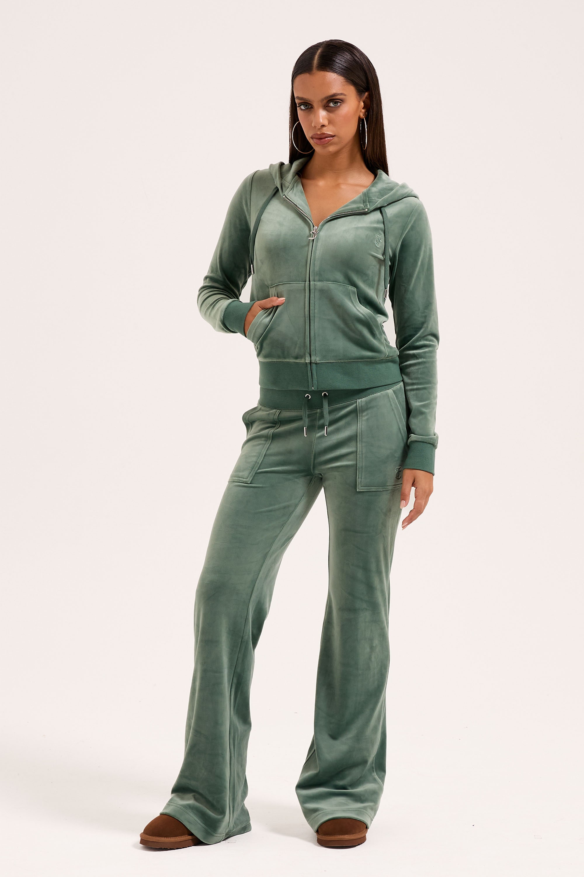 Juicy Couture Sweathose »LAYLA LOW RISE POCKETED FLARE PANT. Damen«  Trainingshose Damen, Sweathose, Velour, Jogginghose mit Glitzer, Sale