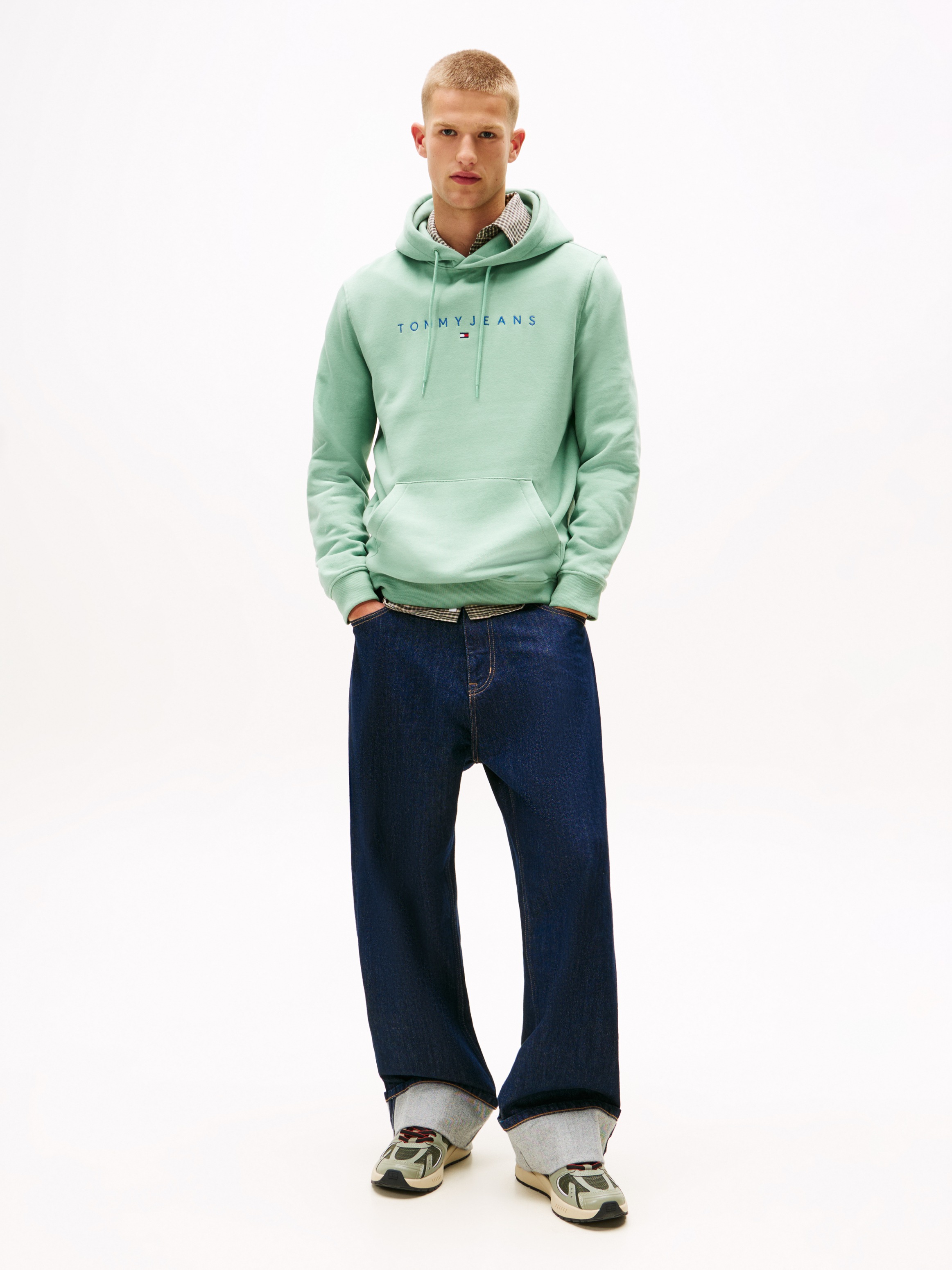 Tommy Jeans Hoodie »TJM REG LINEAR LOGO HOODIE EXT«, mit Logo-Stickerei