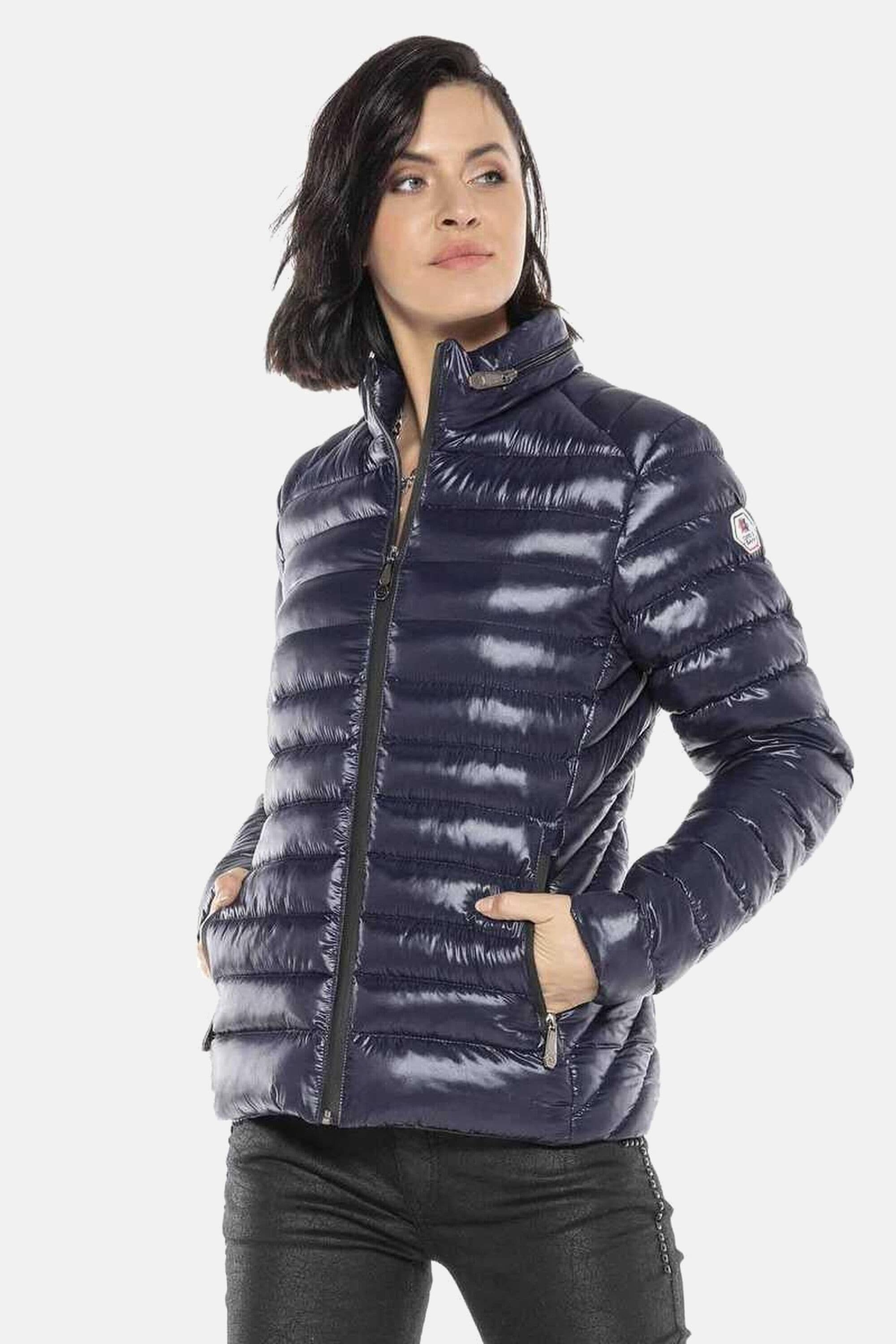 Cipo & Baxx Winterjacke »Steppjacke in tollem Design«, ohne Kapuze, mit Markenpatch, WM113