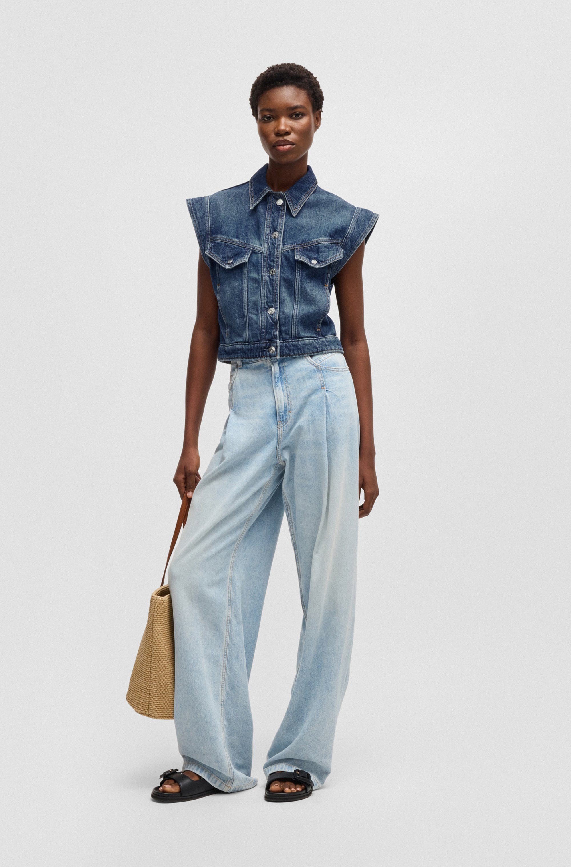 BOSS ORANGE Jeansjacke »DENIM VEST 1.0 Premium Damenmode«, mit femininen Schulter Details