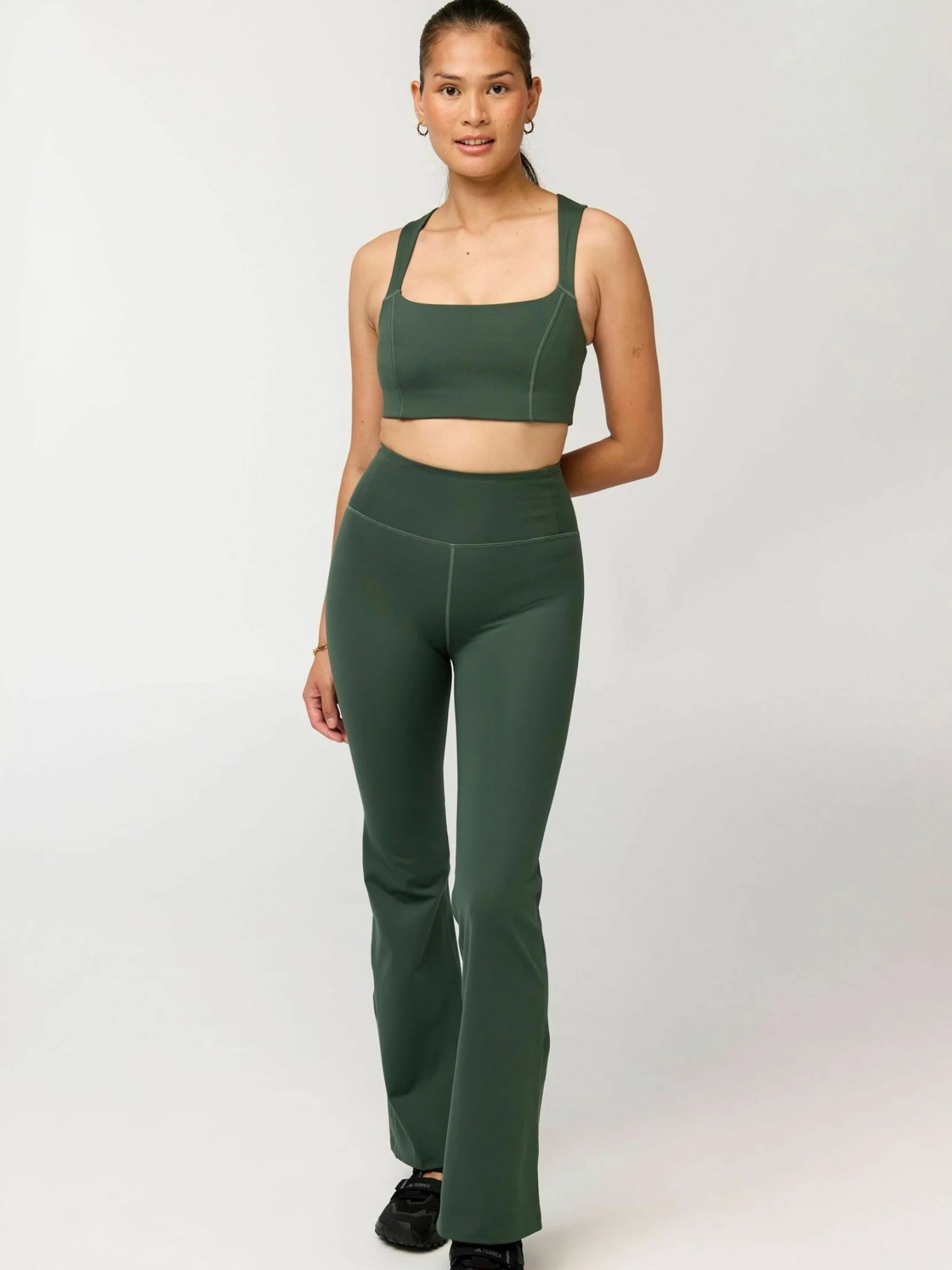 GIRLFRIEND COLLECTIVE Chinohose »Girlfriend Collective Trouser Compressive«