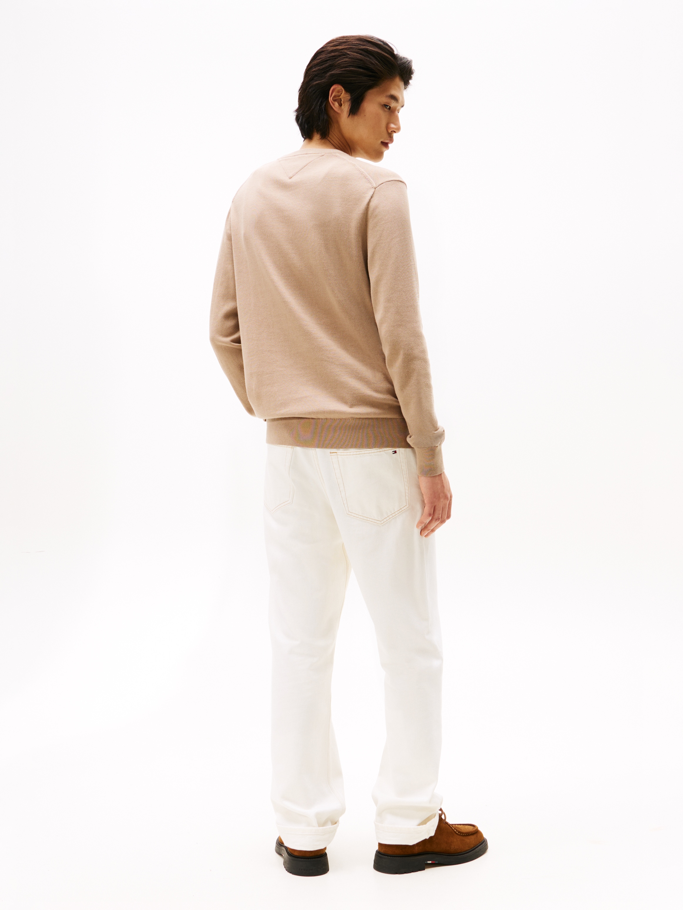 Tommy Hilfiger Strickpullover »ESSENTIAL COTTON V NECK mit V-Ausschnitt und Stickerei«, unifarben, casual, regular fit, Baumwolle, V-Ausschnitt