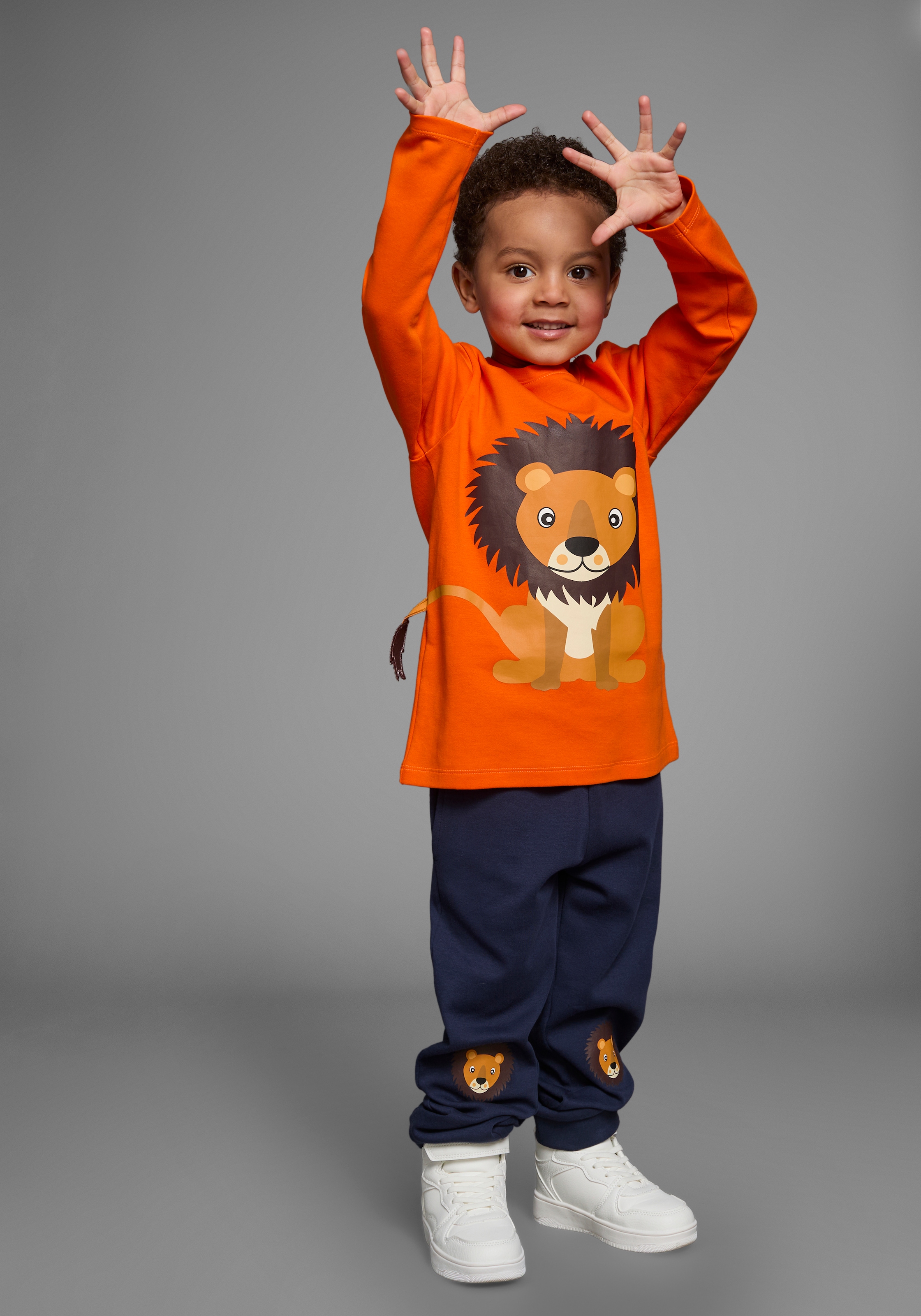 KIDSWORLD Jungen Shirt & Hose "2tlg. Set Langarmshirt+Hose", bunt, Gr. 128, bedruckt, Interlock, Obermaterial: 100% Baumwolle. Unterteil: 100%