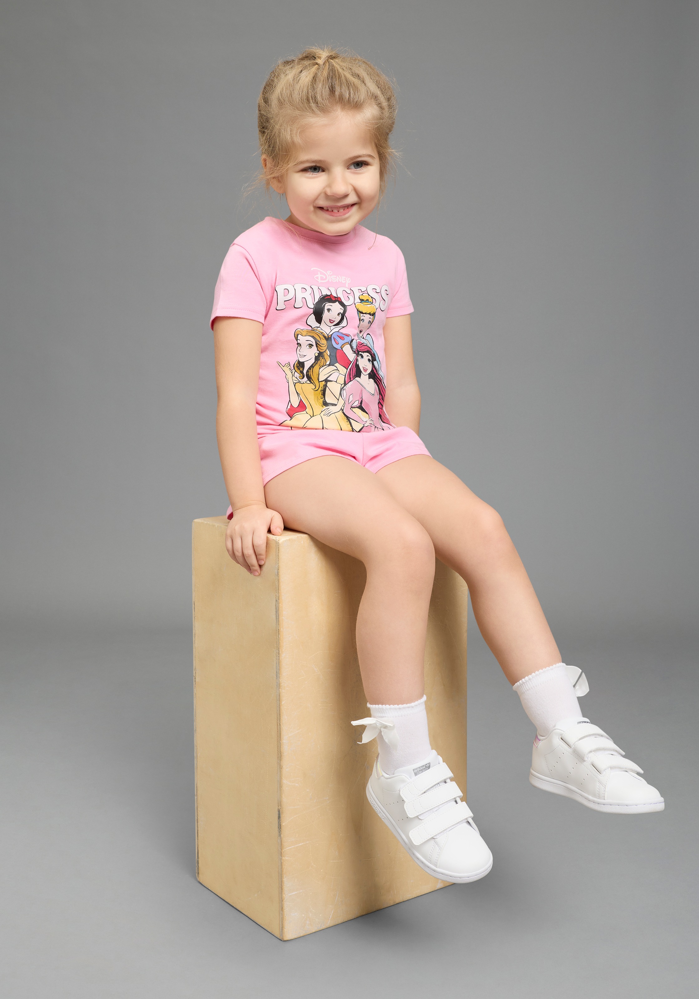 KIDSWORLD Shirt & Shorts »PRINCESS 2tlg. Set: Scheewitttchen, Ariel & Freundinnen - Disney« Set, 2 tlg. aus Baumwolle, Single Jersey Material