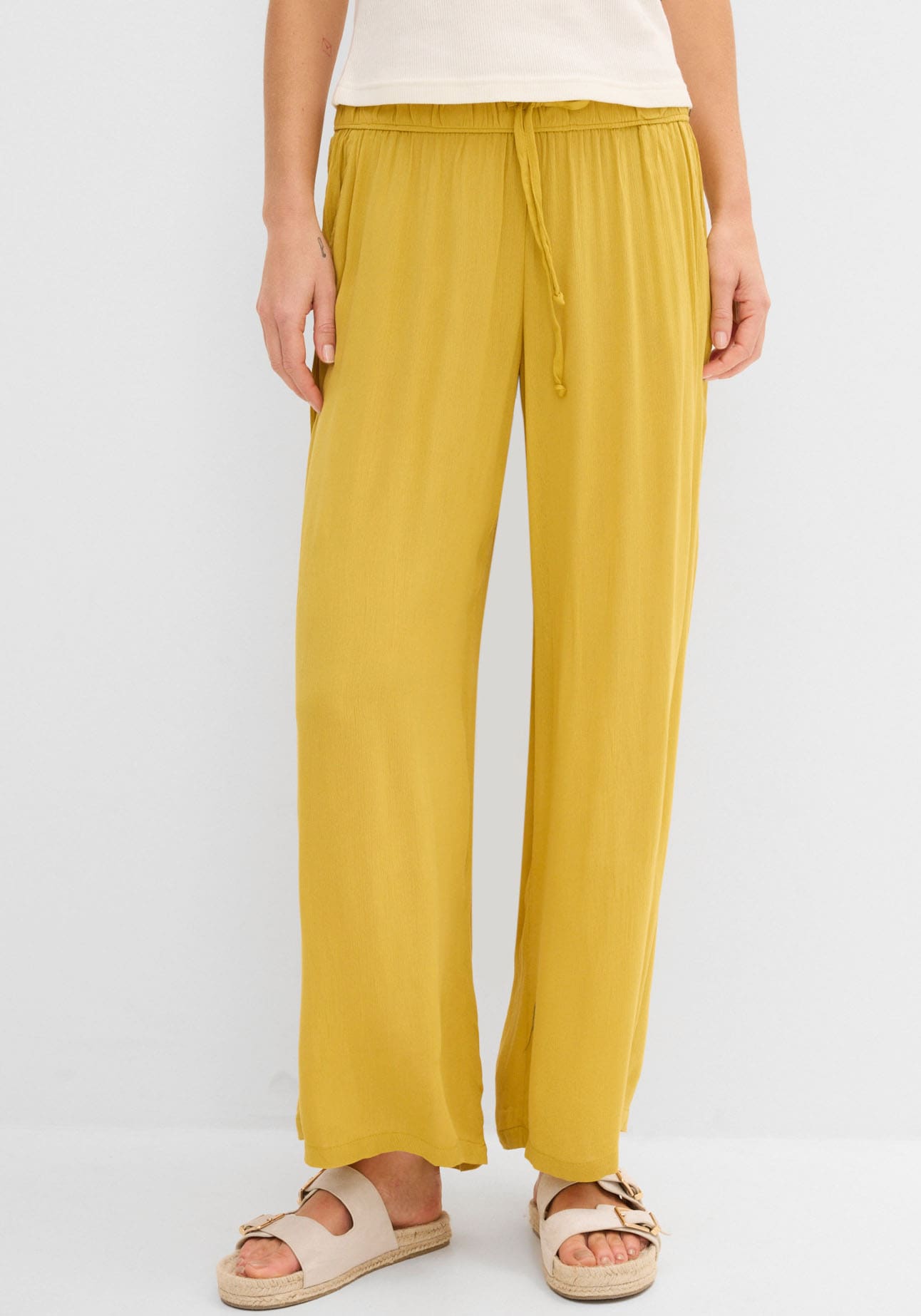 bonprix Marlene-Hose "Marlenehose aus fließender Viskose" aus Viskose, lockere Passform, mit Bindeband, lässiger Stil