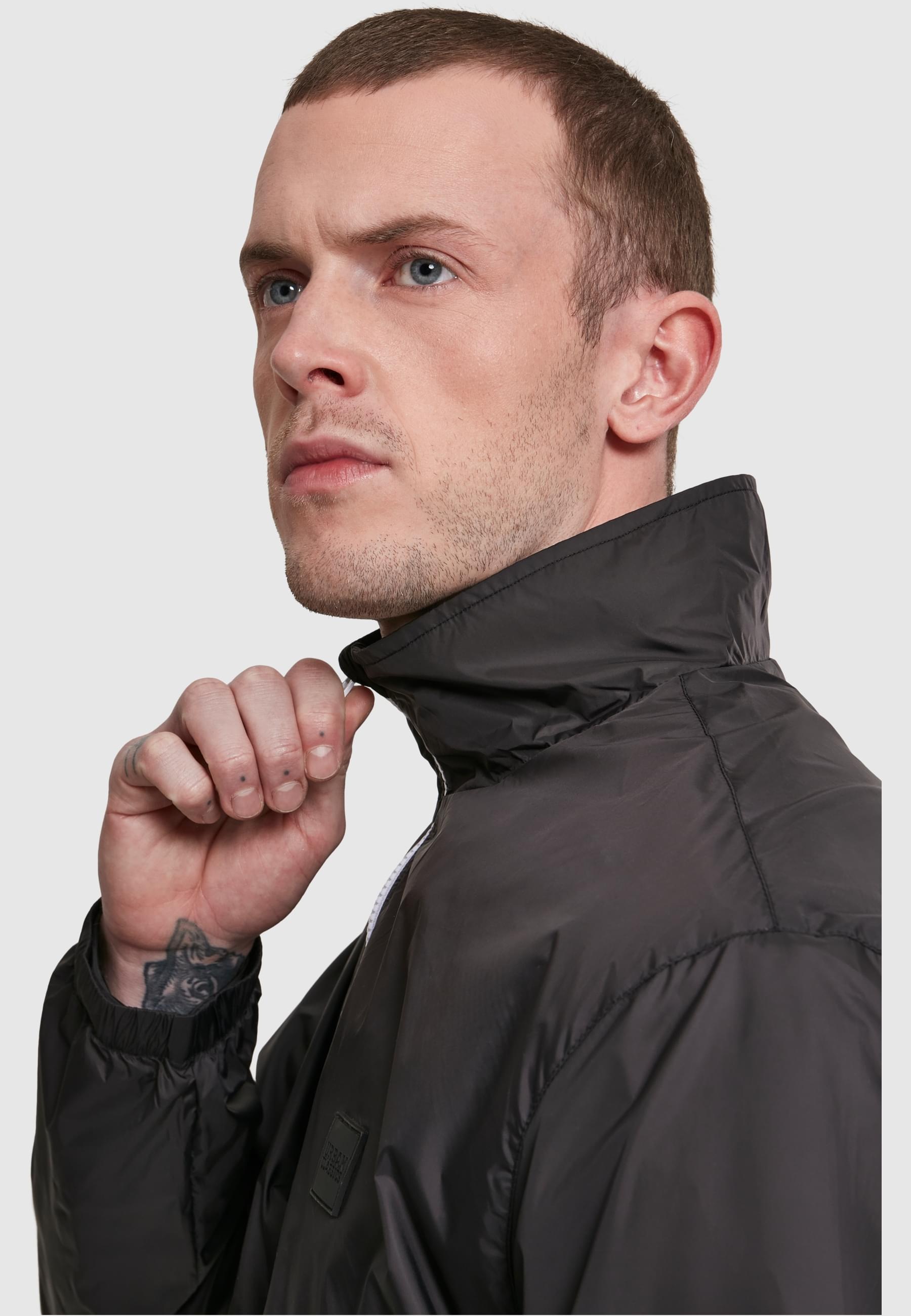 URBAN CLASSICS Allwetterjacke »Urban Classics Herren Stand Up Collar Pull Over Jacket«, (1 St.), ohne Kapuze