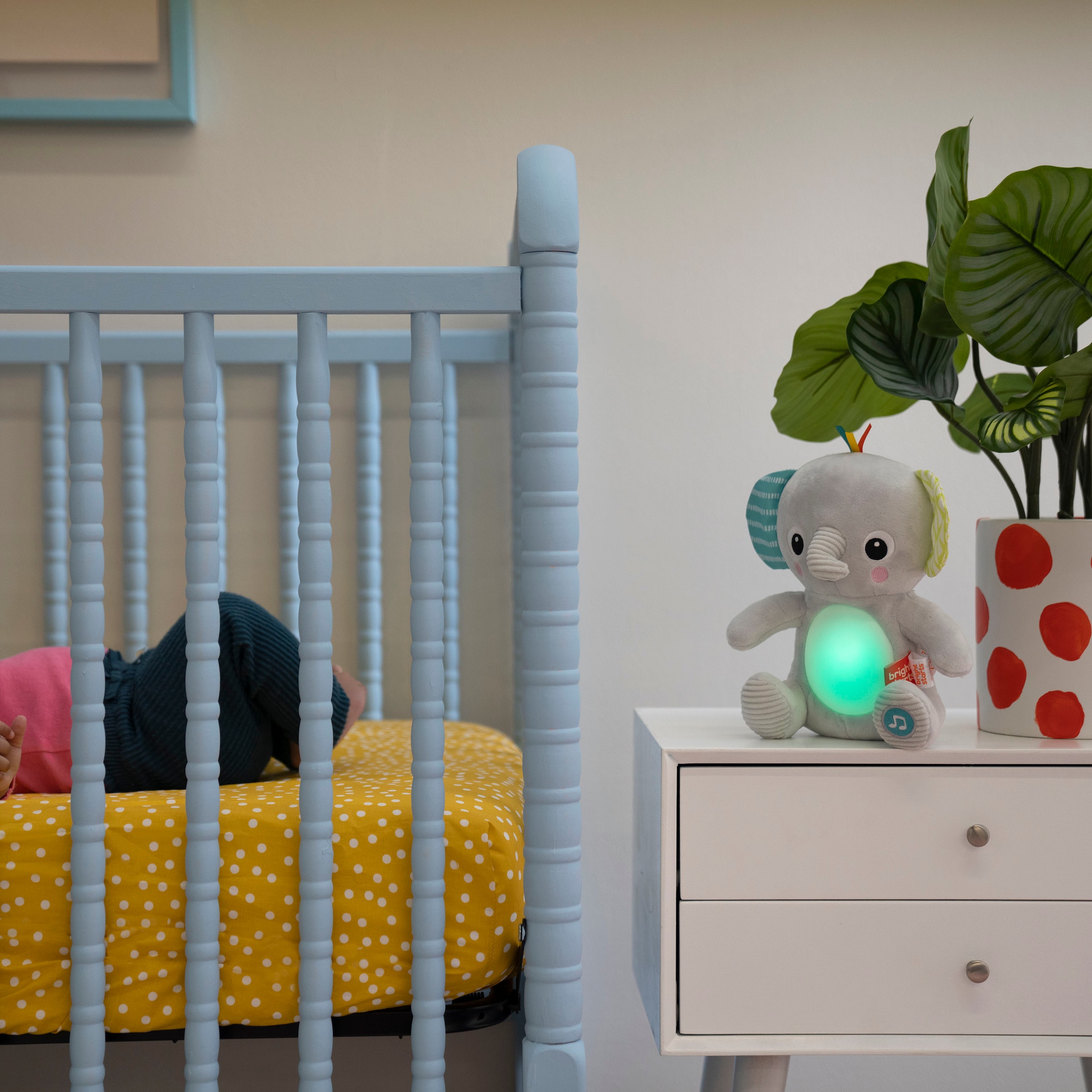 Bright Starts Plüschfigur »Hug-a-bye Baby™ Musical Light Up Soft Toy​«, mit Licht und Soundeffekten