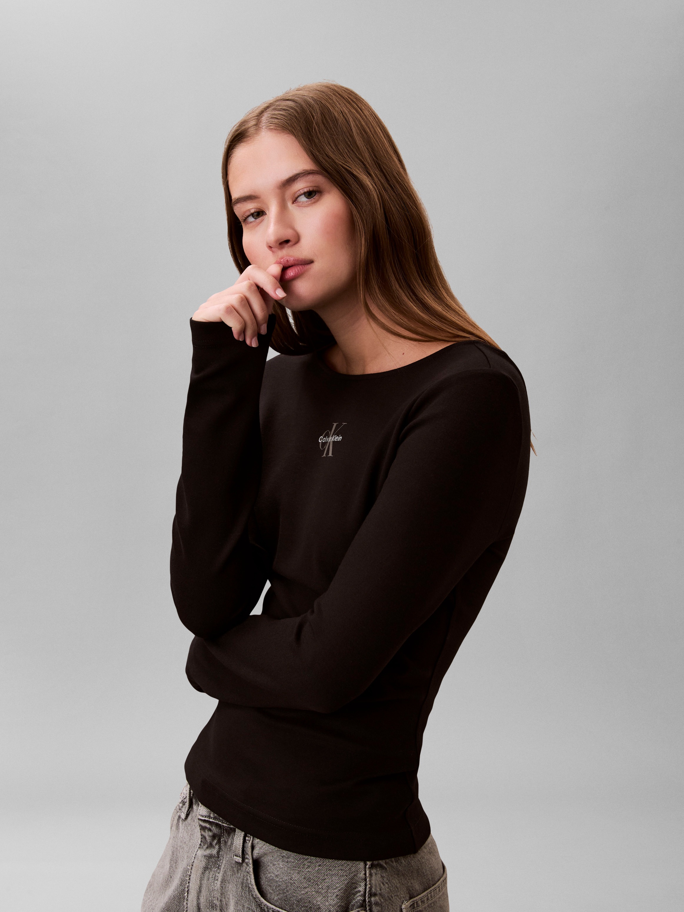 Calvin Klein Jeans Langarmshirt Figurbetonte Passform mit Rundhalsausschnit günstig online kaufen