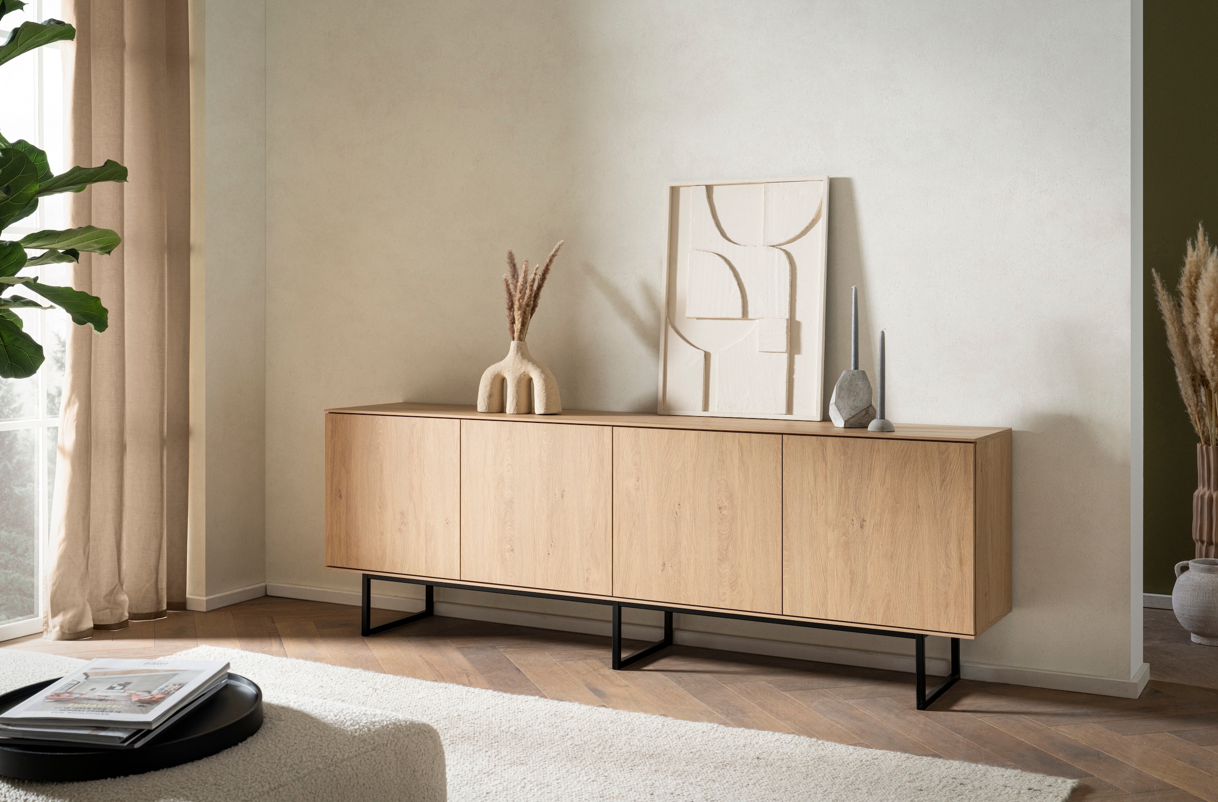 Home affaire Lowboard »Lund, moderner TV-Unterschrank, Kommode mit Kufengestell«, ausreichend Stauraum, vielseitig einsetzbar, 200 cm breit