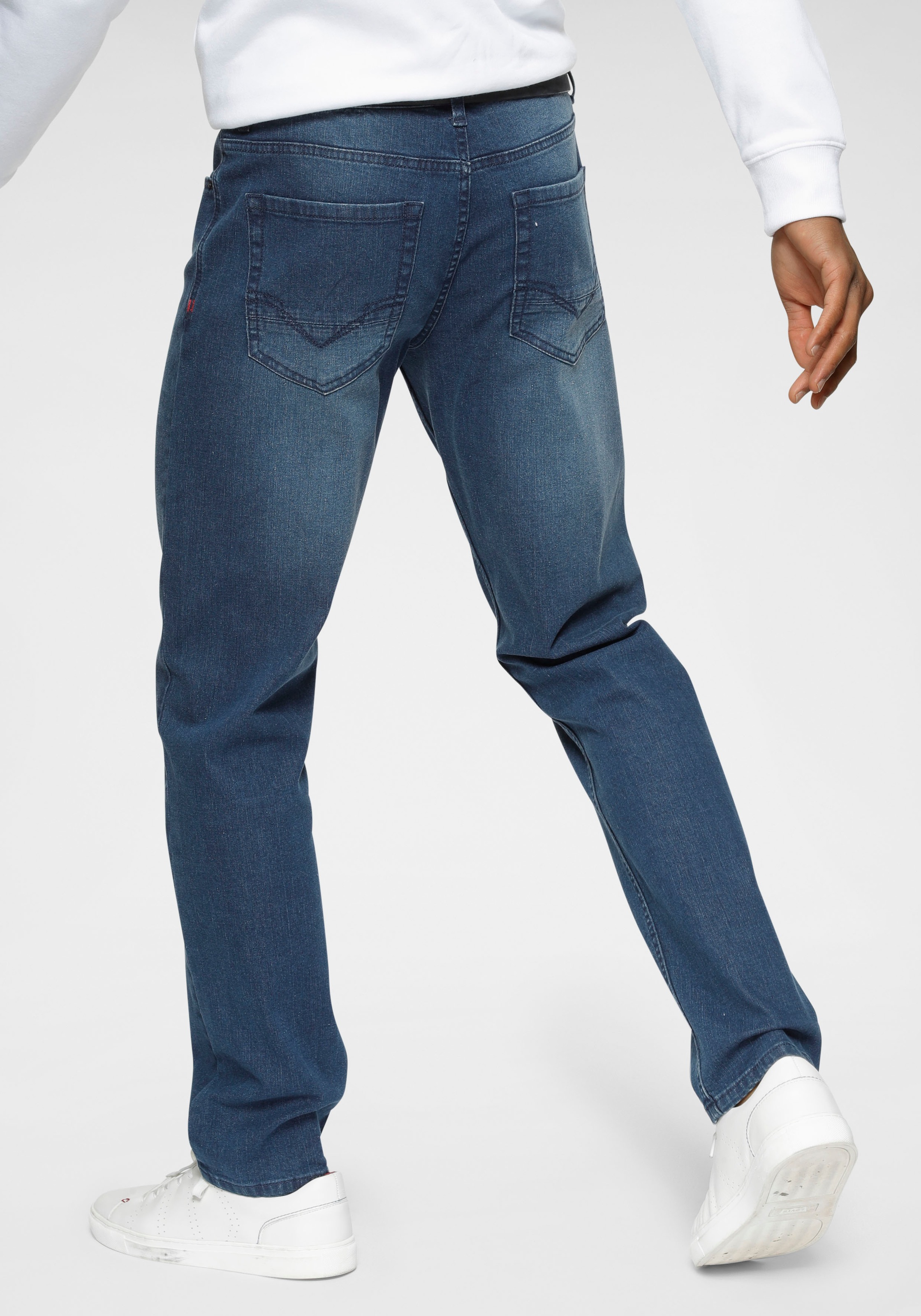 H.I.S Slim-fit-Jeans "FLUSH", schmale Beinform, mit Used-Effekten, niedrige günstig online kaufen