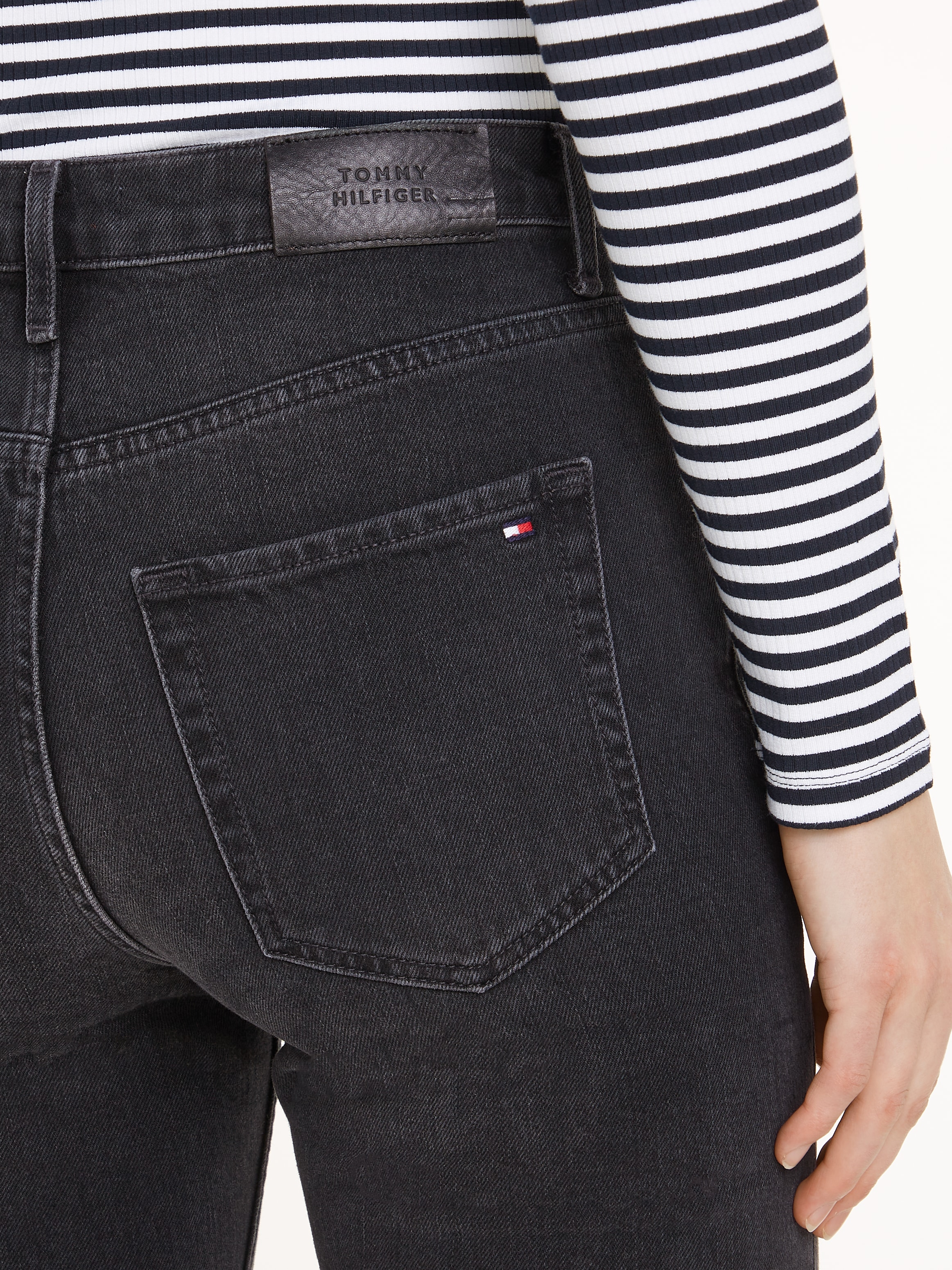 Tommy Hilfiger Slim-fit-Jeans »SLIM CIGARETTE HW A DARK BLUE«, mit Tommy Hilfiger Logo-Badge