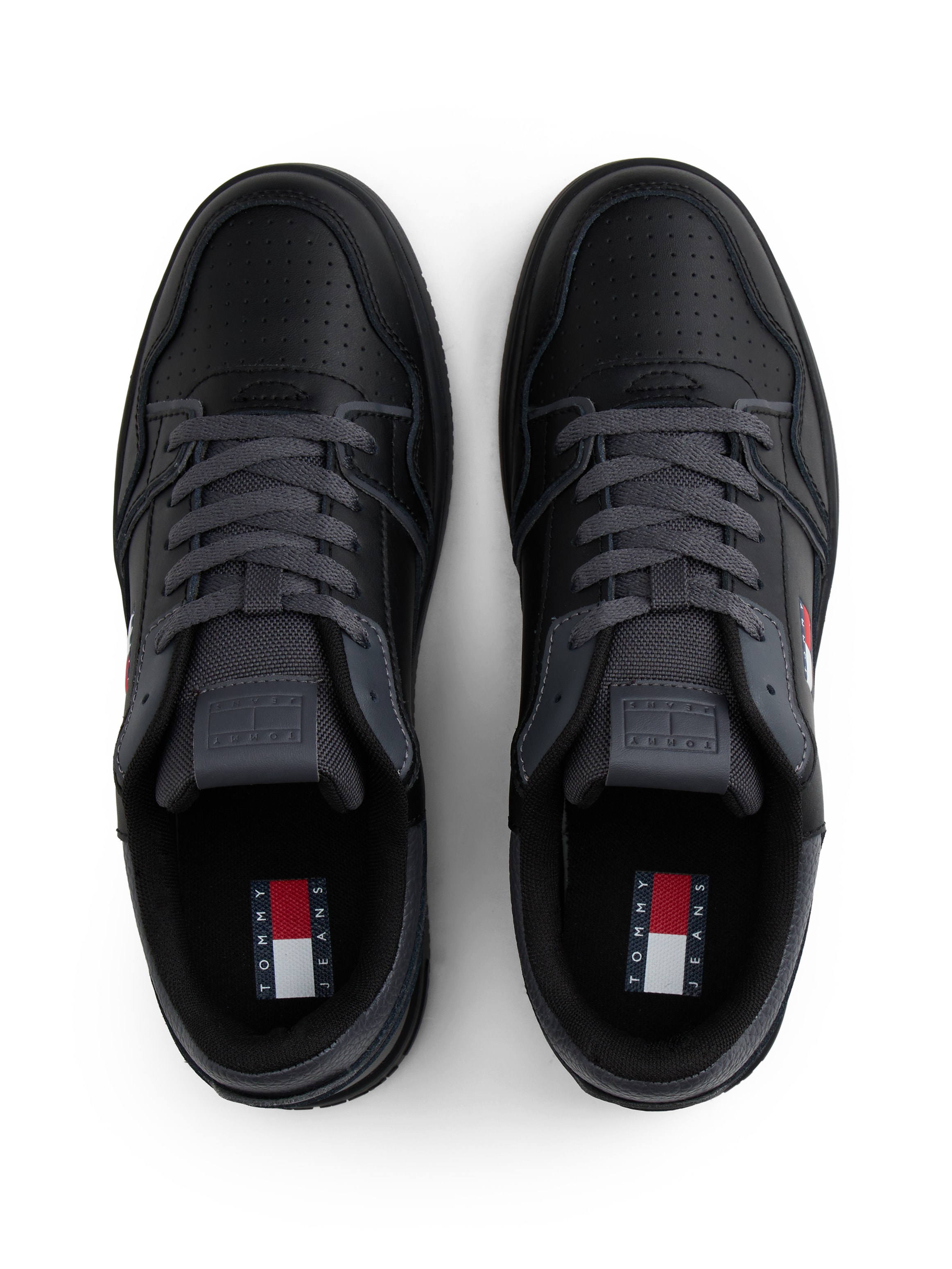 Tommy Jeans Plateausneaker »TJW RETRO BASKET SNEAKER«, Freizeitschuh, Halbschuh, Schnürschuh mit geprägter Logoflagge