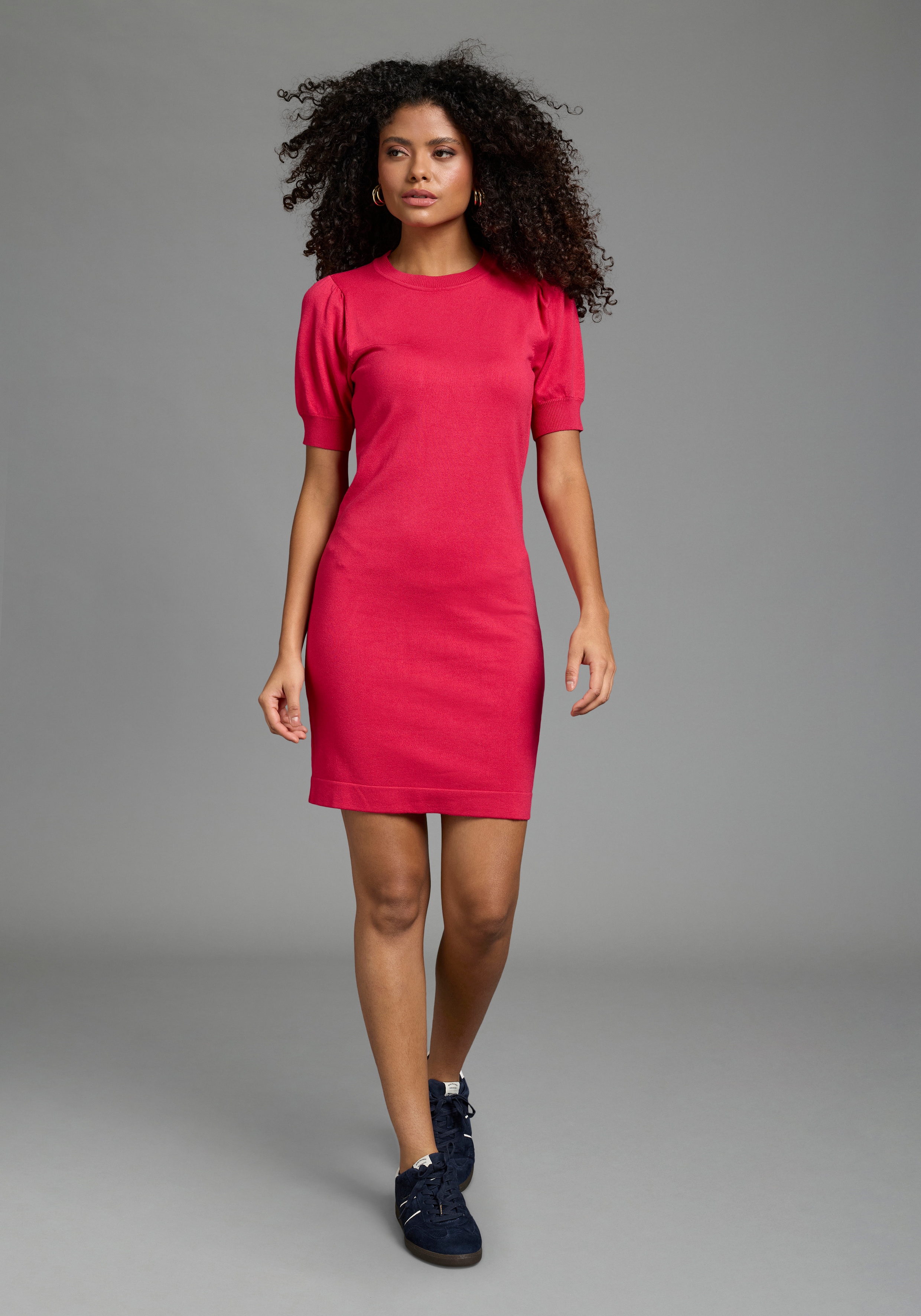 Laura Scott Strickkleid "aus leichtem Sommerstrick" mit femininen Volumenärmeln, Kurzarm