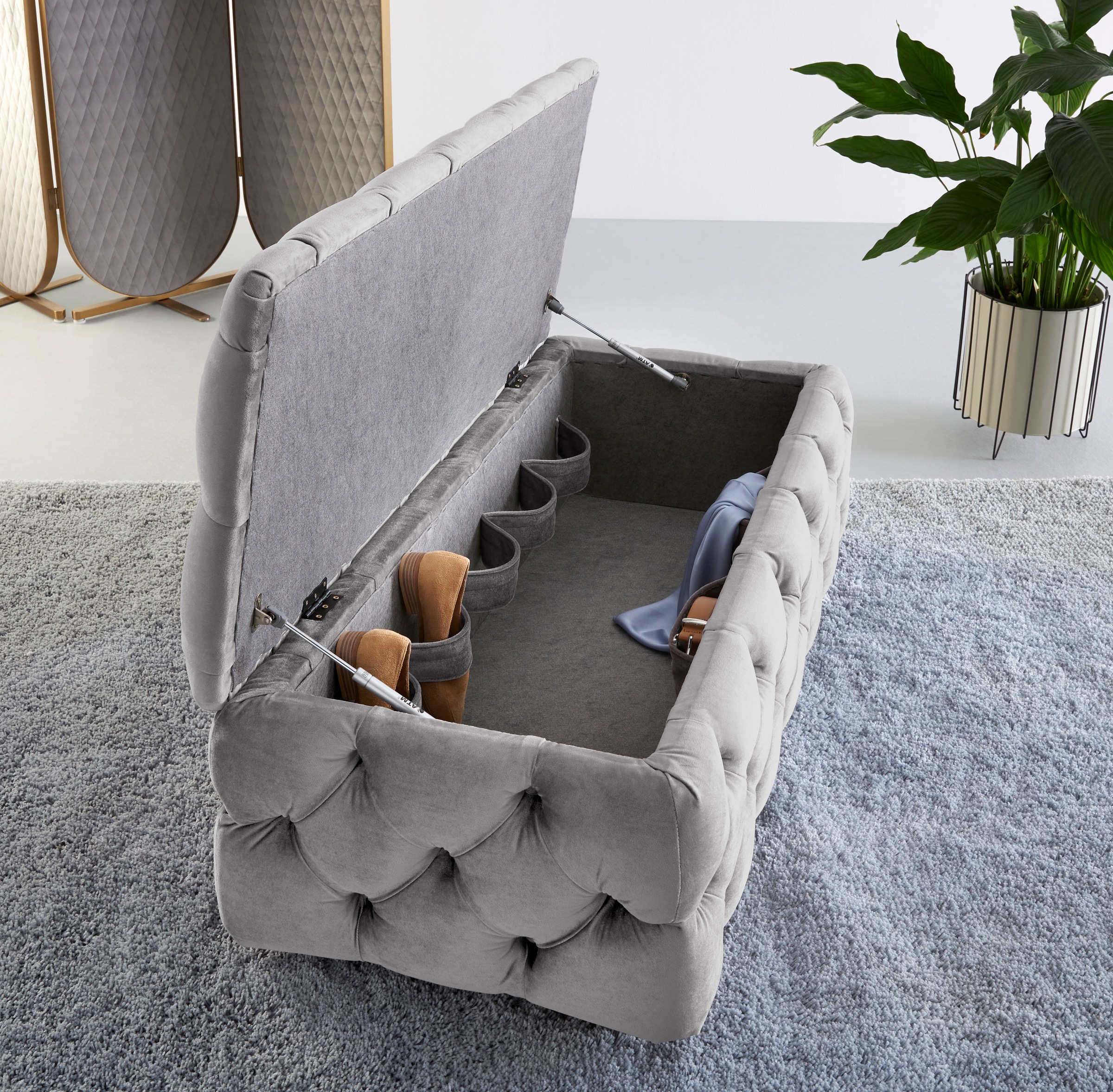 Guido Maria Kretschmer Home&Living Polsterhocker »KALINA, hochwertige Knopfheftung, B/T/H: 120/55/45 cm«, mit Staufach und innenliegenden Laschen zur besseren Aufbewahrung