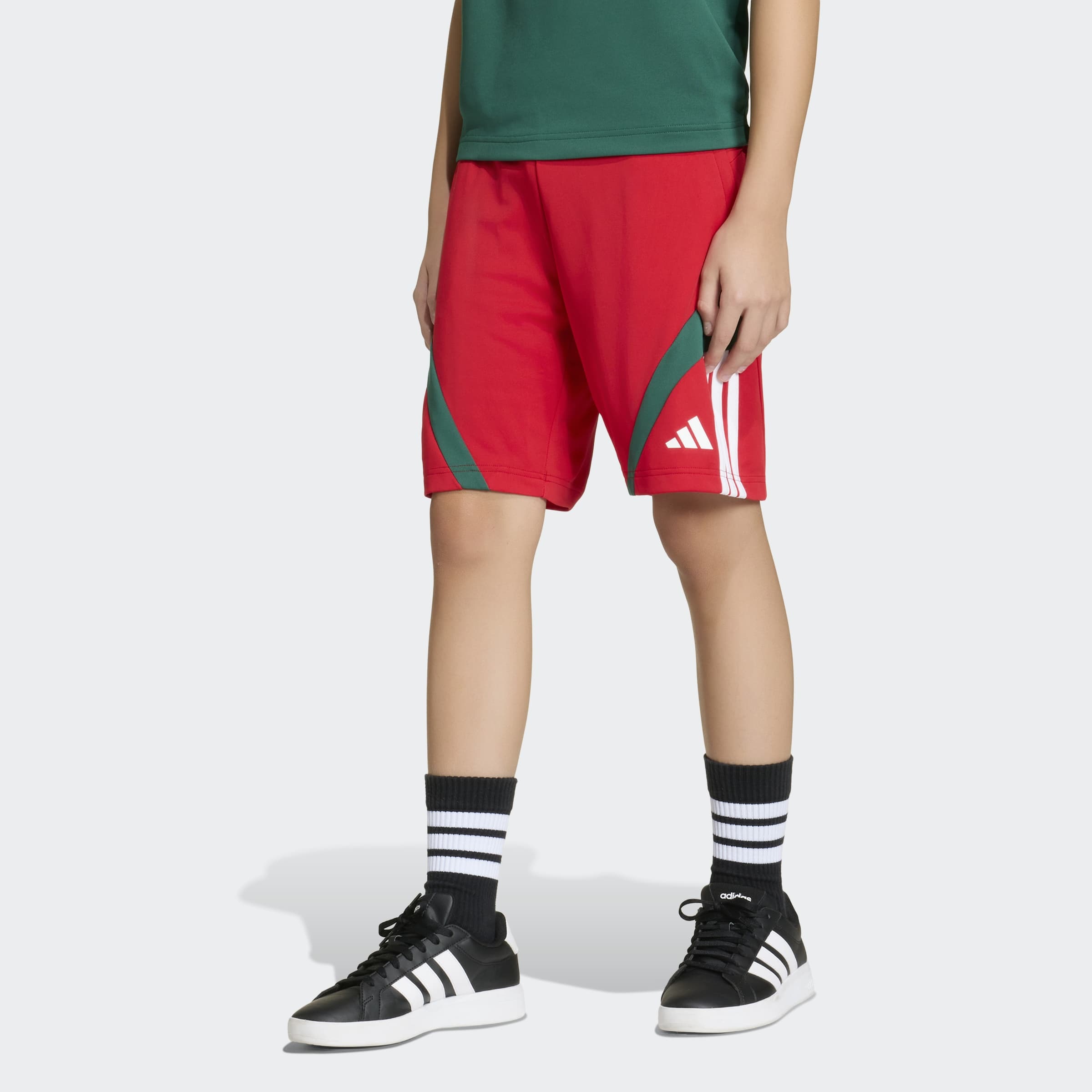 Shorts ADIDAS SPORTSWEAR "HOUSE OF TIRO", Jungen, Gr. 128, N-Gr, better scarlet, weiß, team dunkelgrün,, Obermaterial: 100% Polyester, Hosen Shorts