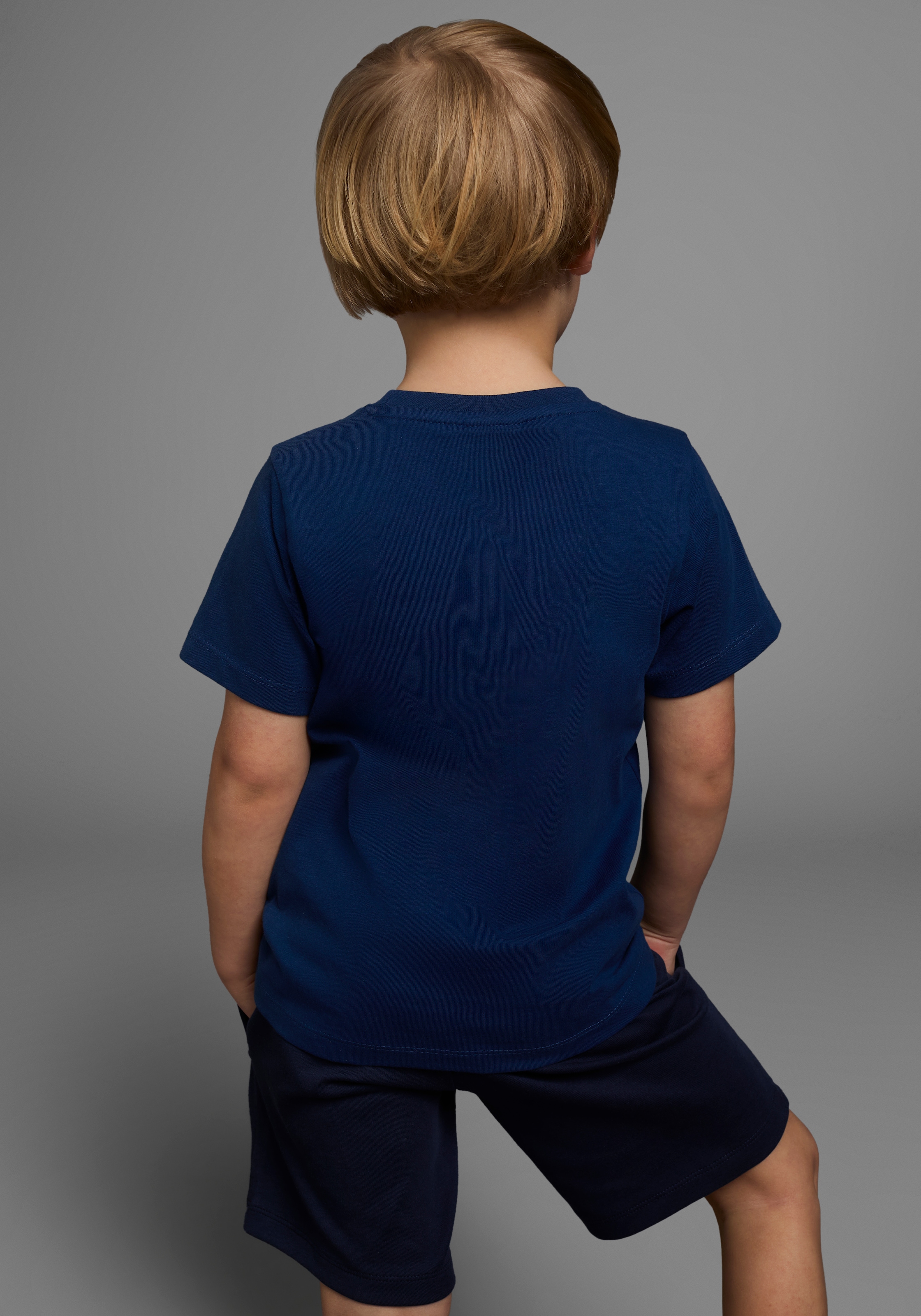 KIDSWORLD T-Shirt »Mit Rakete aus Wendepailletten«, Kurzarm, Basic-Passform, bedruckt, Rundhalsausschnitt