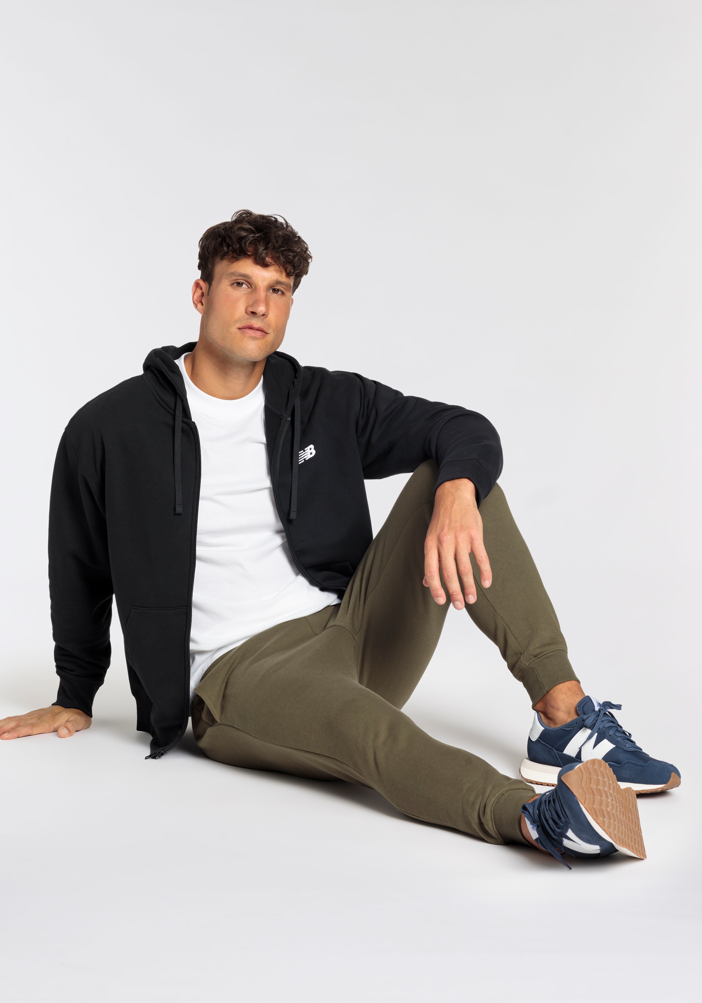 New Balance T-Shirt »SPORT ESSENTIALS LOGO T-SHIRT«