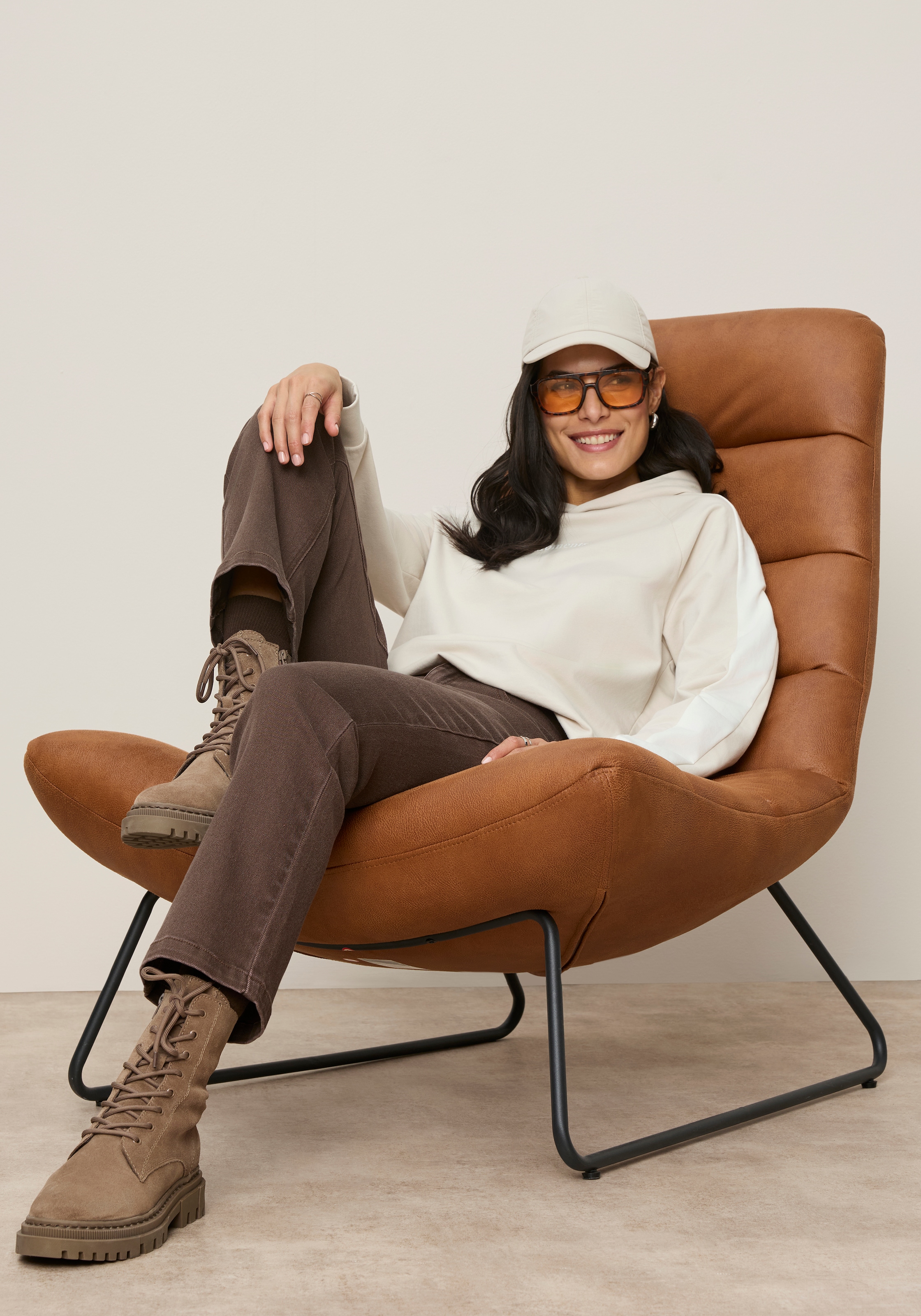 Tamaris Bootcut-Jeans figurbetonte Passform, mit Knopf- und Reißverschluss, hohe Leibhöhe