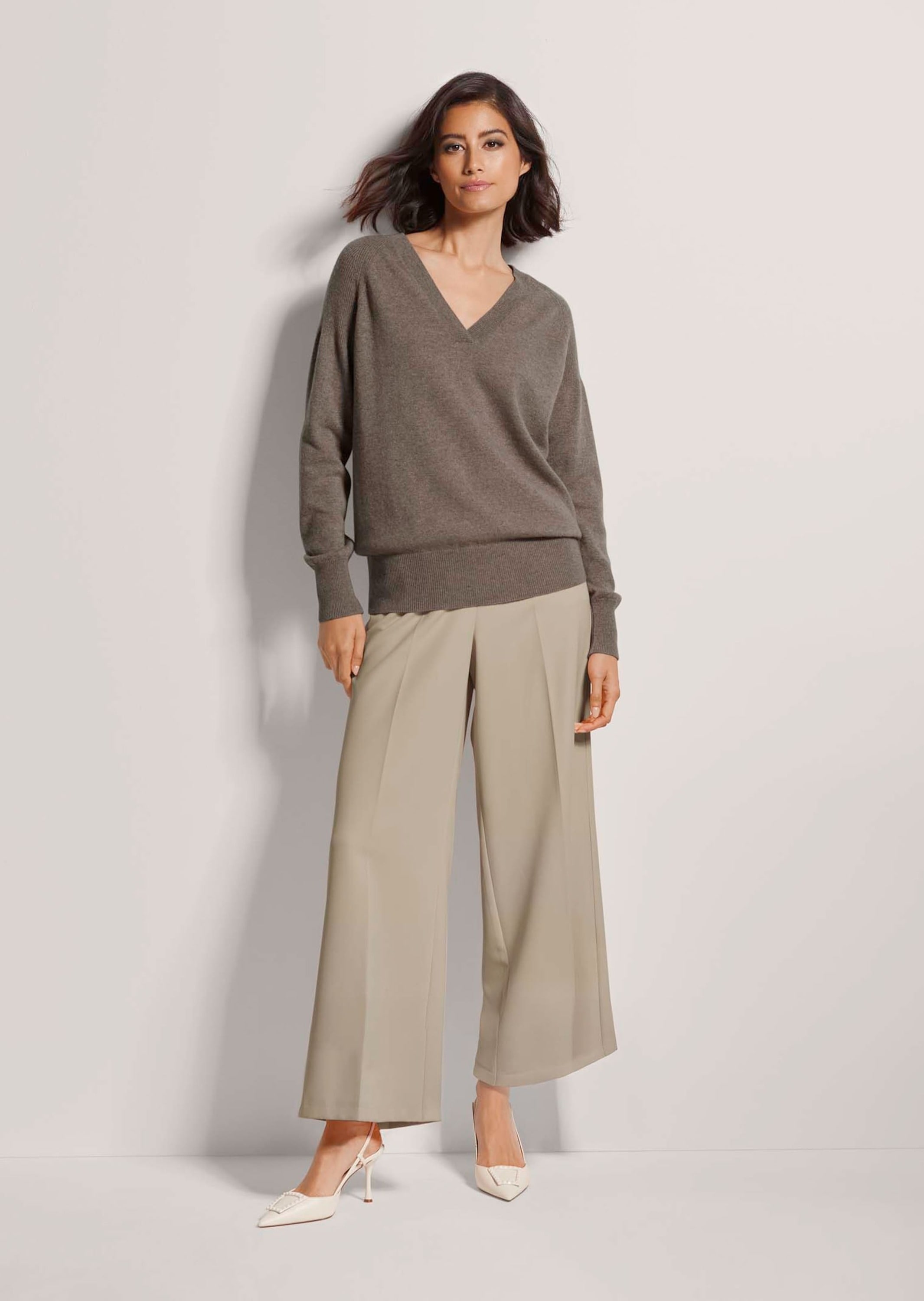 MADELEINE Longpullover »Pullover Kaschmirpullover mit V-Ausschnitt« Edles Maschenbild