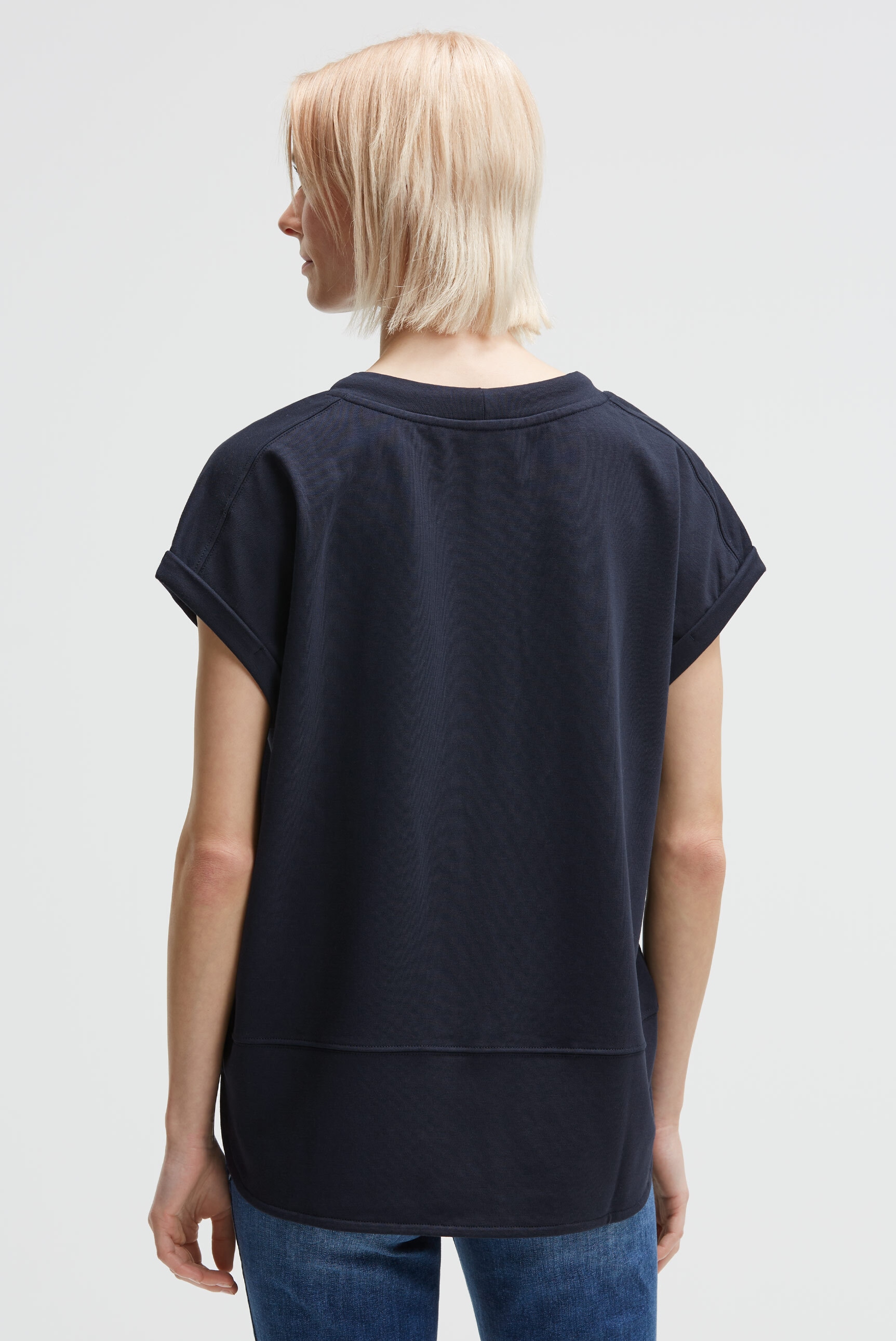 SOCCX Rundhalsshirt mit Seitenschlitze