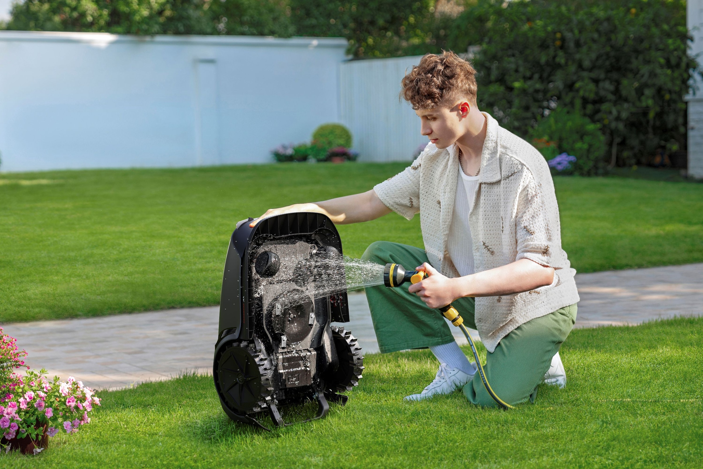 Mova Rasenmähroboter »»MOVA 600 Kit« inkl. 5.Ah Zusatz-Akku & Ersatzklingen« mit Ladestation, 5.Ah Zusatz-Akku und Ersatzklingen,   längere Laufzeit & reduzierte Ladezyklen durch 5.Ah. Zusatz-Akku