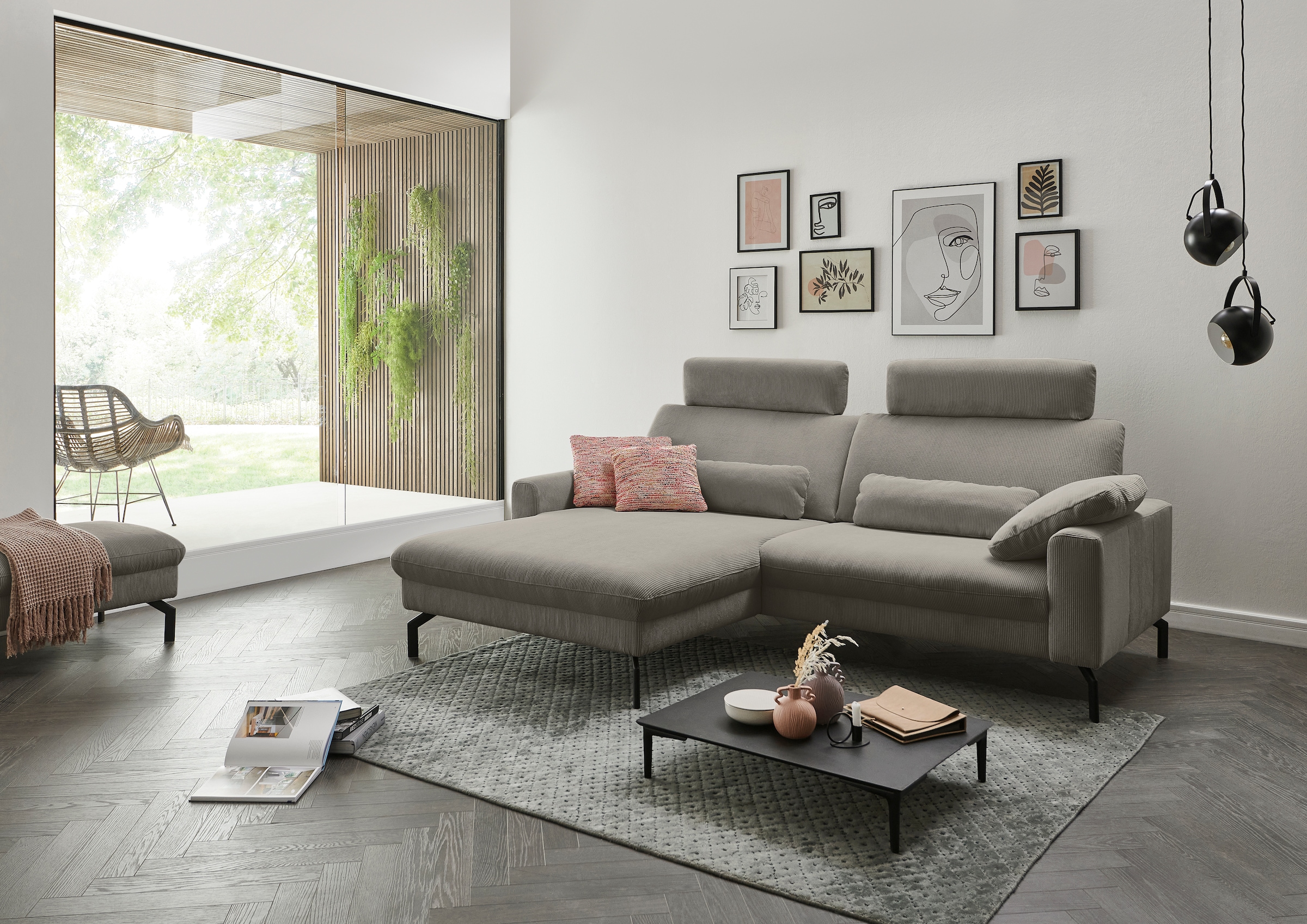Die PlanBar Ecksofa "ZE-EM20028 L-Form, Breite 248 cm" wahlweise mit Kopfstützen und Sitztiefenverstellung