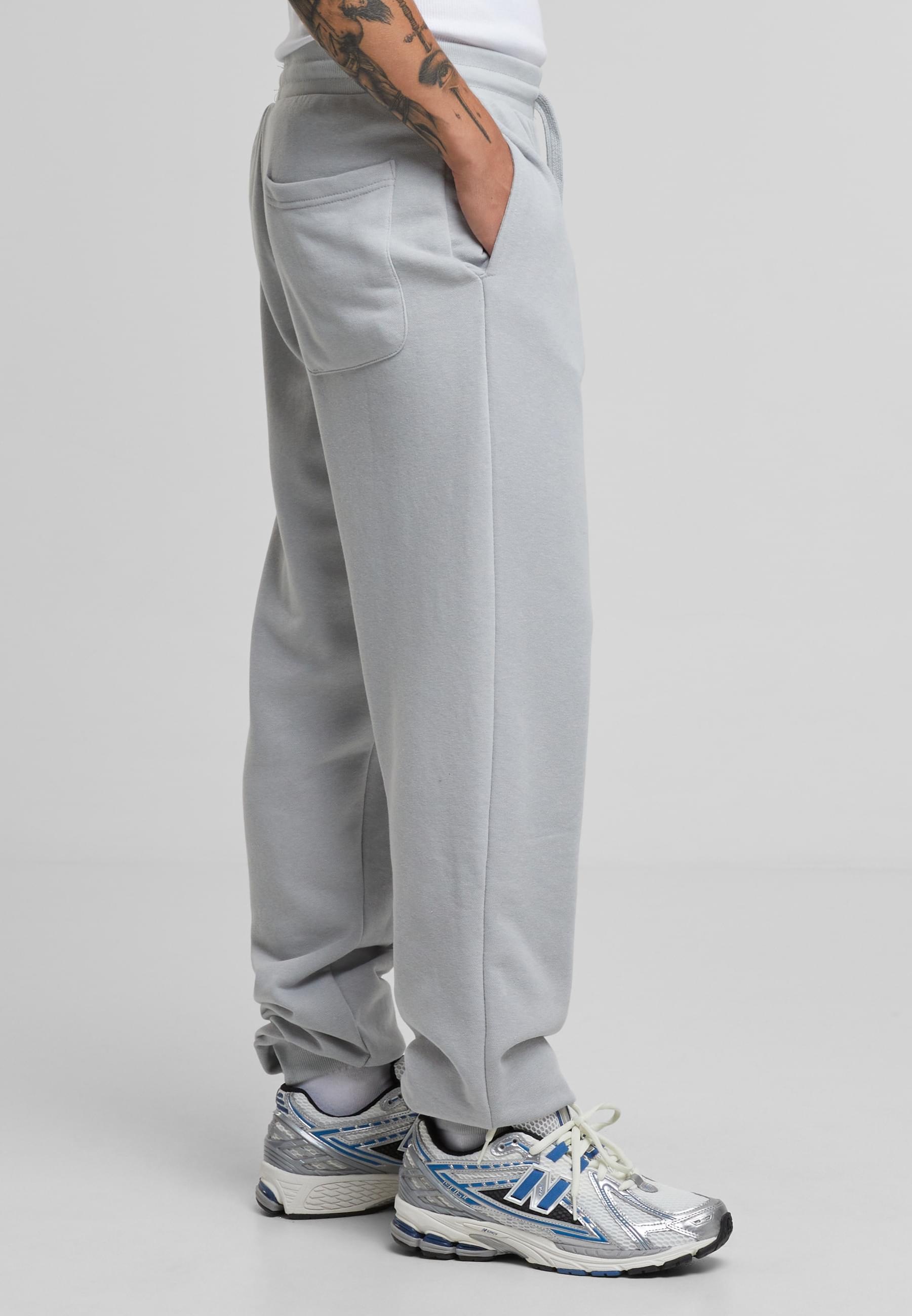 URBAN CLASSICS Stoffhose »Urban Classics Light Terry Basic Sweatpants«, (1 tlg.)