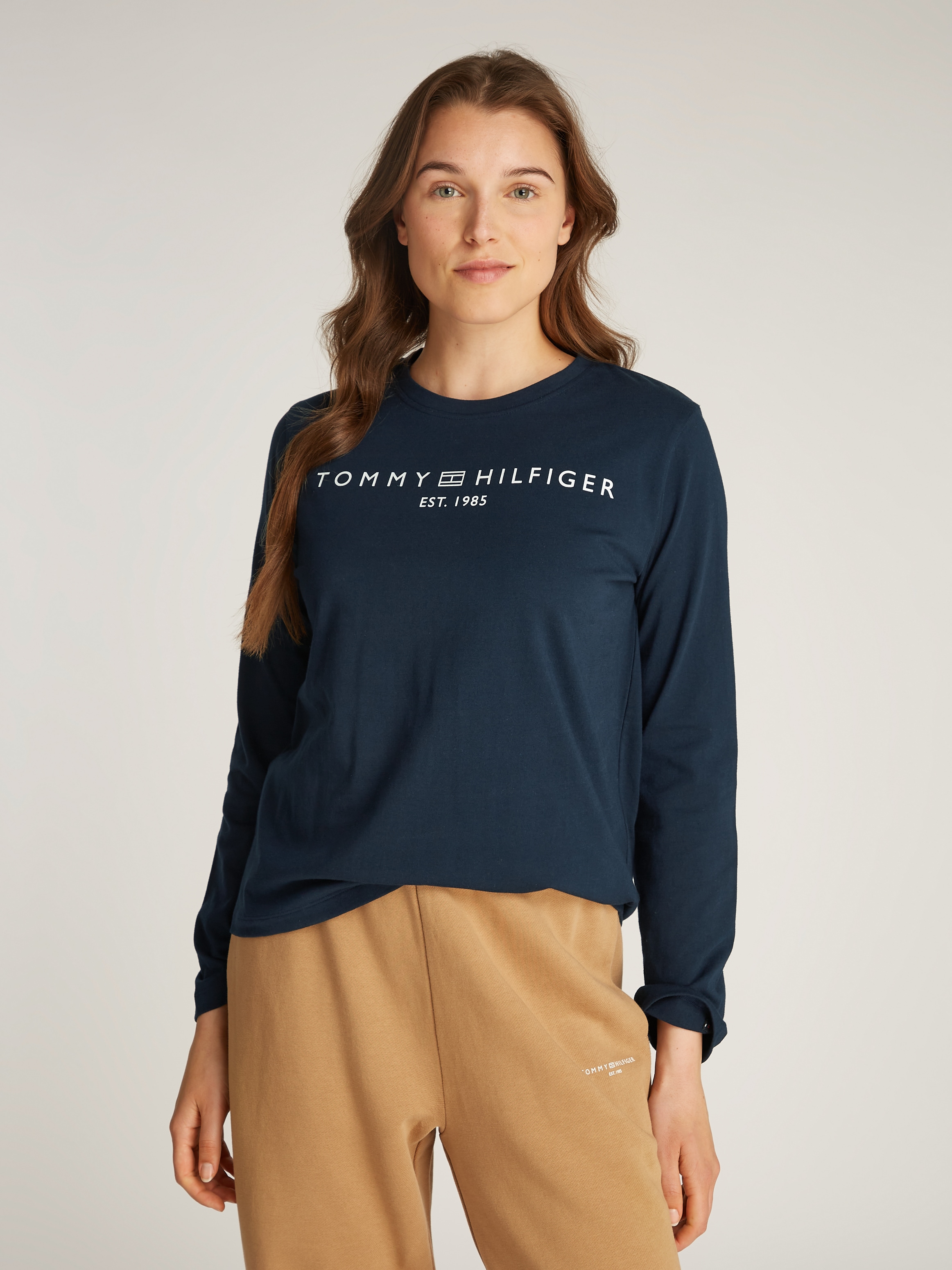 Tommy Hilfiger Langarmshirt »REG CORP LOGO C-NK LS«, mit Logoschriftzug