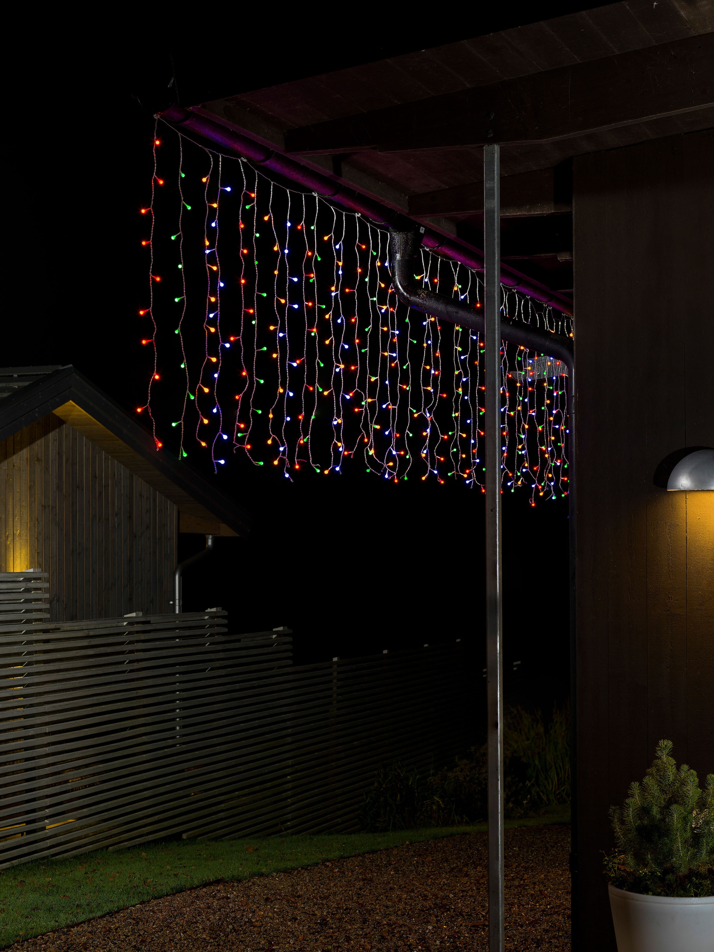 KONSTSMIDE LED-Lichtervorhang "Weihnachtsdeko aussen", transparent, Dioden 200 Stk. Flammen 200 Stk., Kabellänge 10m x Gesamtlänge 12,47m, Lichterketten, LED Lichtervorhang, mit bunten Globes, 200 bunte Dioden