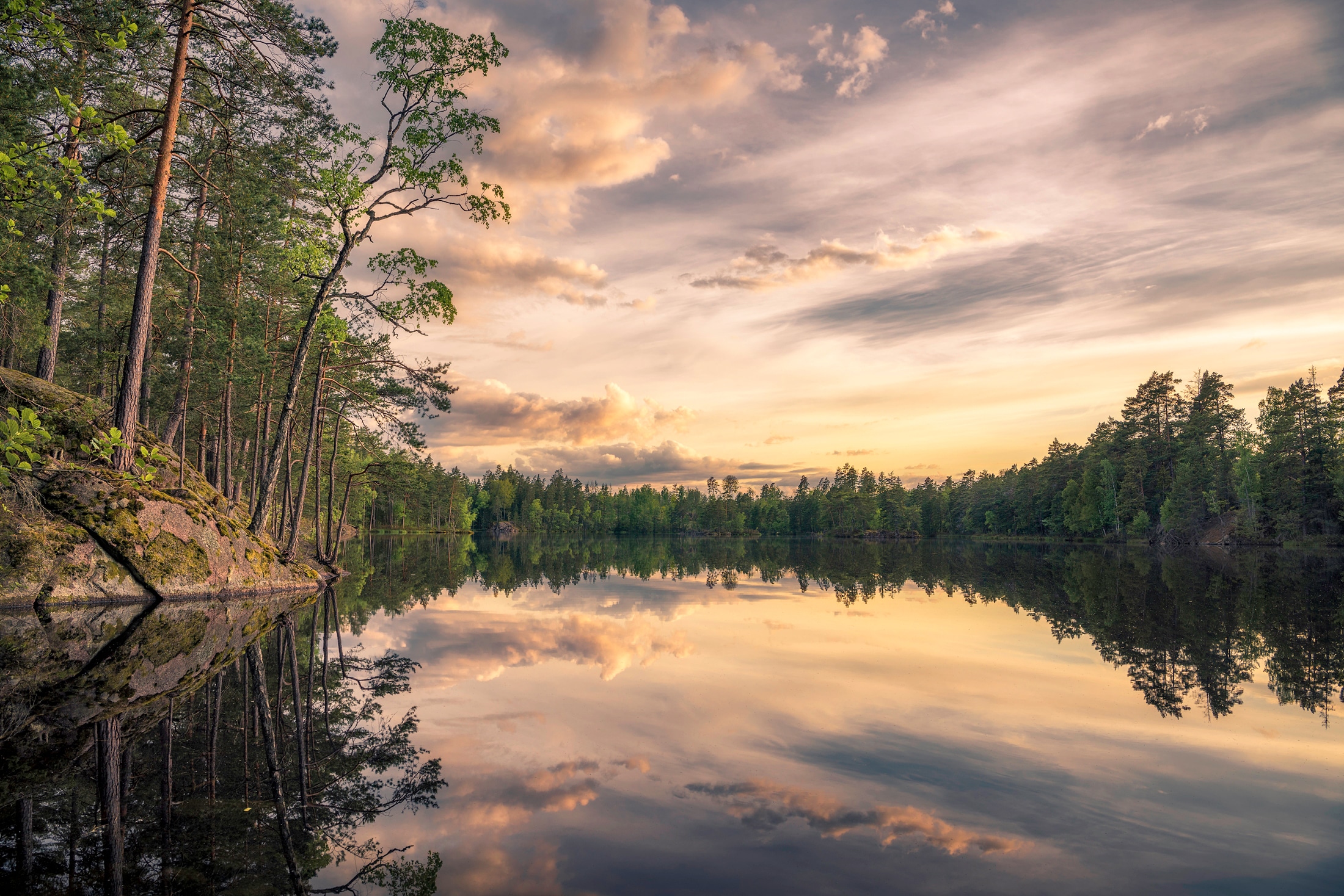 Papermoon Fototapete "Photo-Art CHRISTIAN LINDSTEN, LAKE TARMSJAPN, SCHWEDEN"