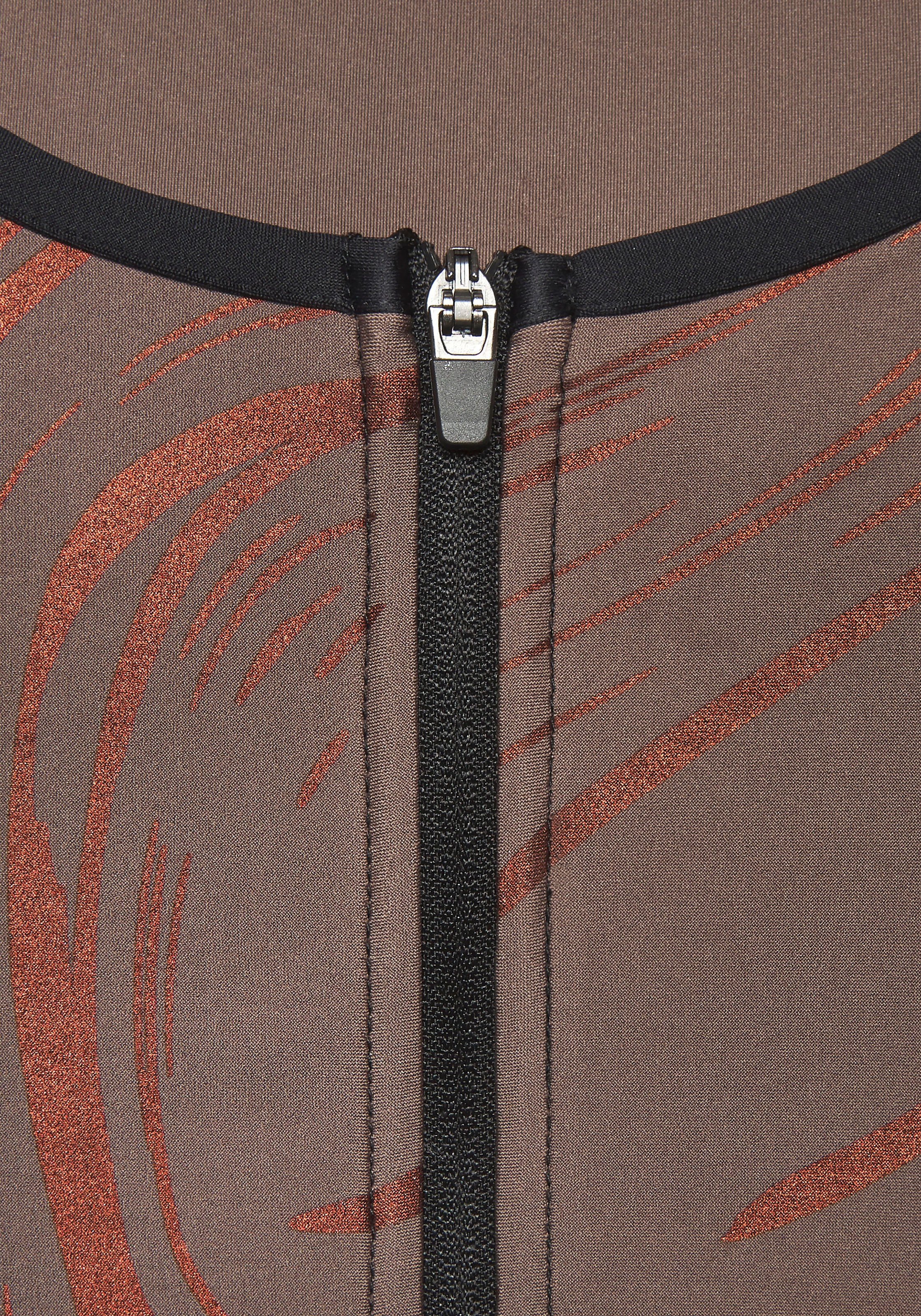 LASCANA ACTIVE Funktionstop Glänzender 3D Schriftzug auf dem Bund