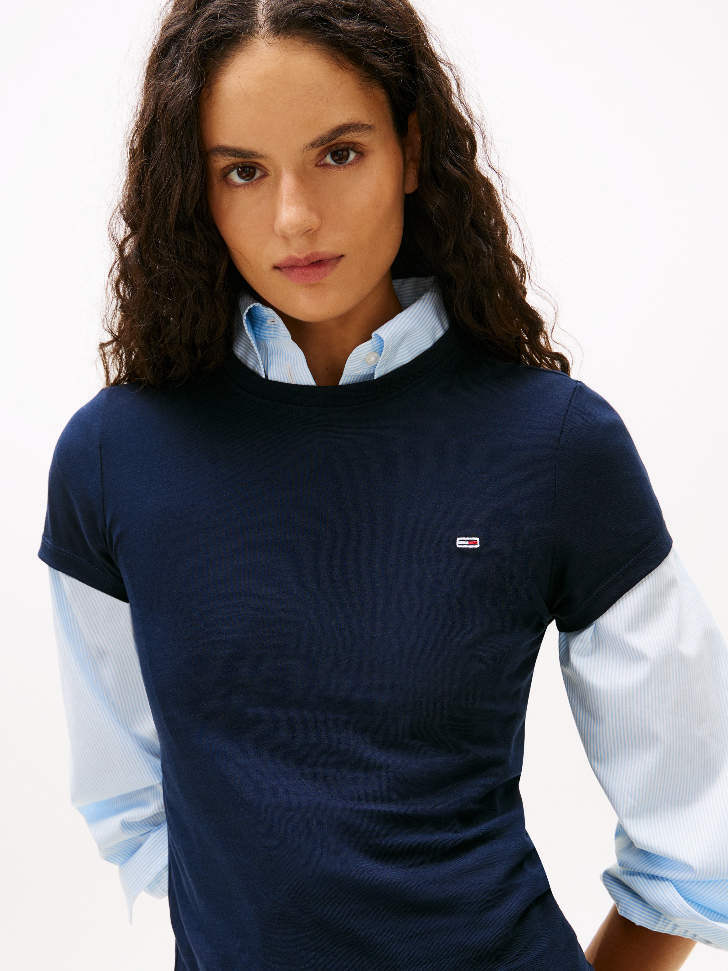 Tommy Jeans Kurzarmshirt "TJW SLIM C-NECK TEE" mit Logo-Stickerei günstig online kaufen