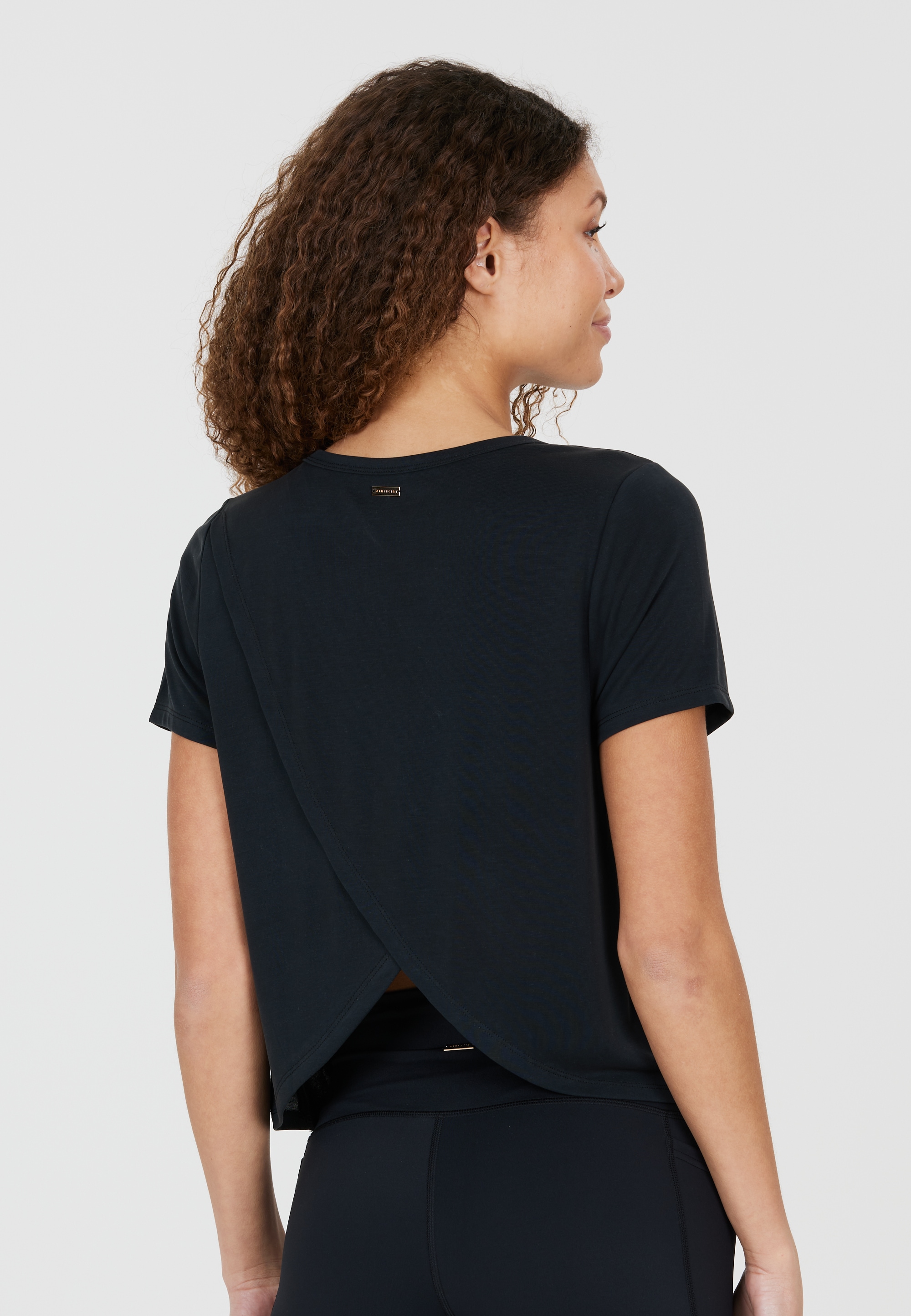 ATHLECIA Funktionsshirt »Sisith«, mit stylischem Rückendetail