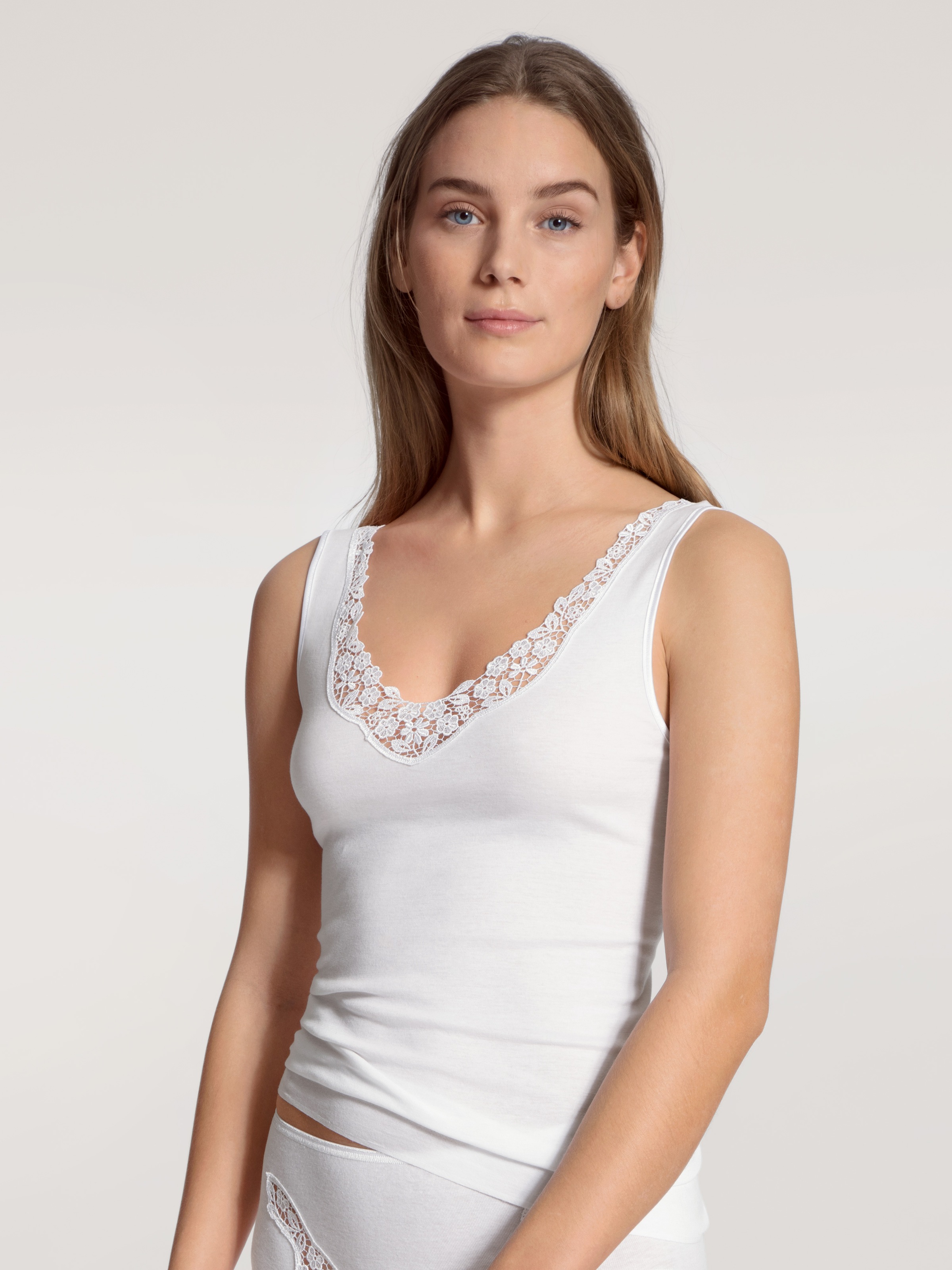 Thumbnail - CALIDA Shirttop "Feminin Sense", Spitze, ohne Seitennähte, Pure Cotton, elastisch