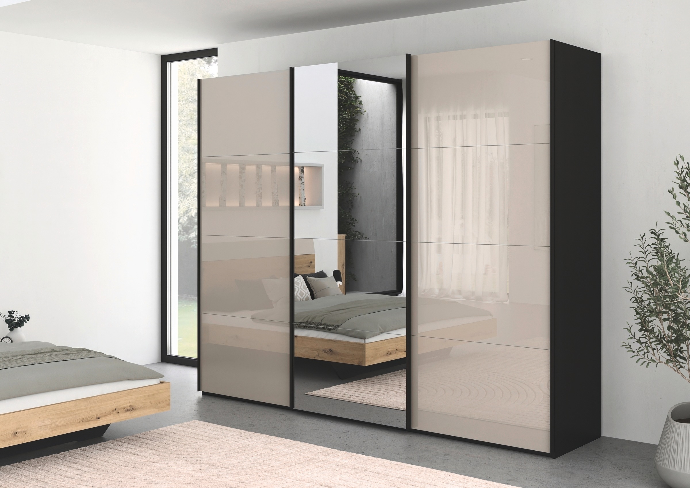 rauch Schwebetürenschrank »Kleiderschrank Schrank Garderobe Schlafzimmerschrank SCALE-FYRA«, edle viergeteilte Türen Spiegel/Glas-Mix viele Farben MADE IN GERMANY