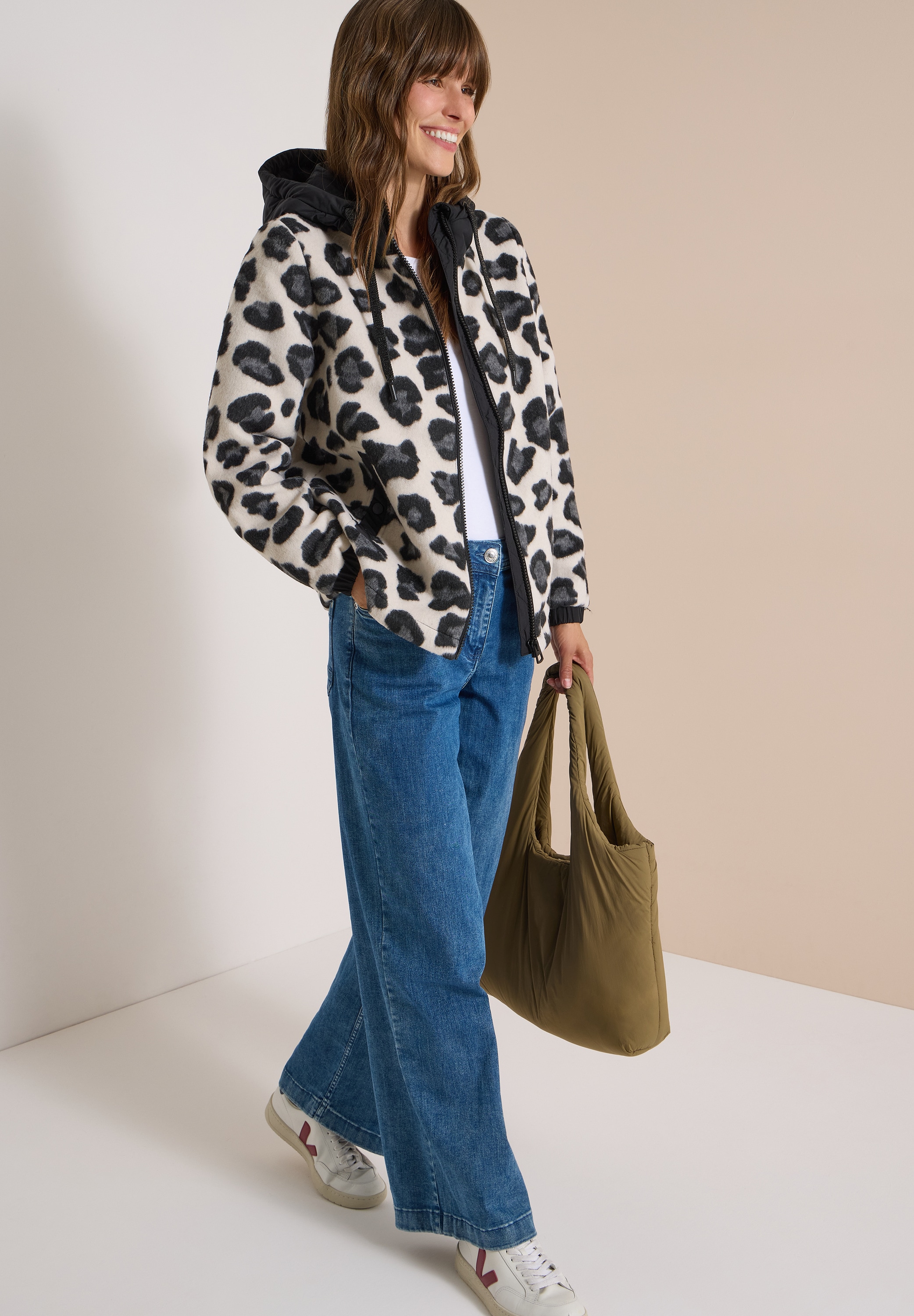 Cecil Plüschjacke mit Kapuze Materialmix, Plüsch mit Wollanteil