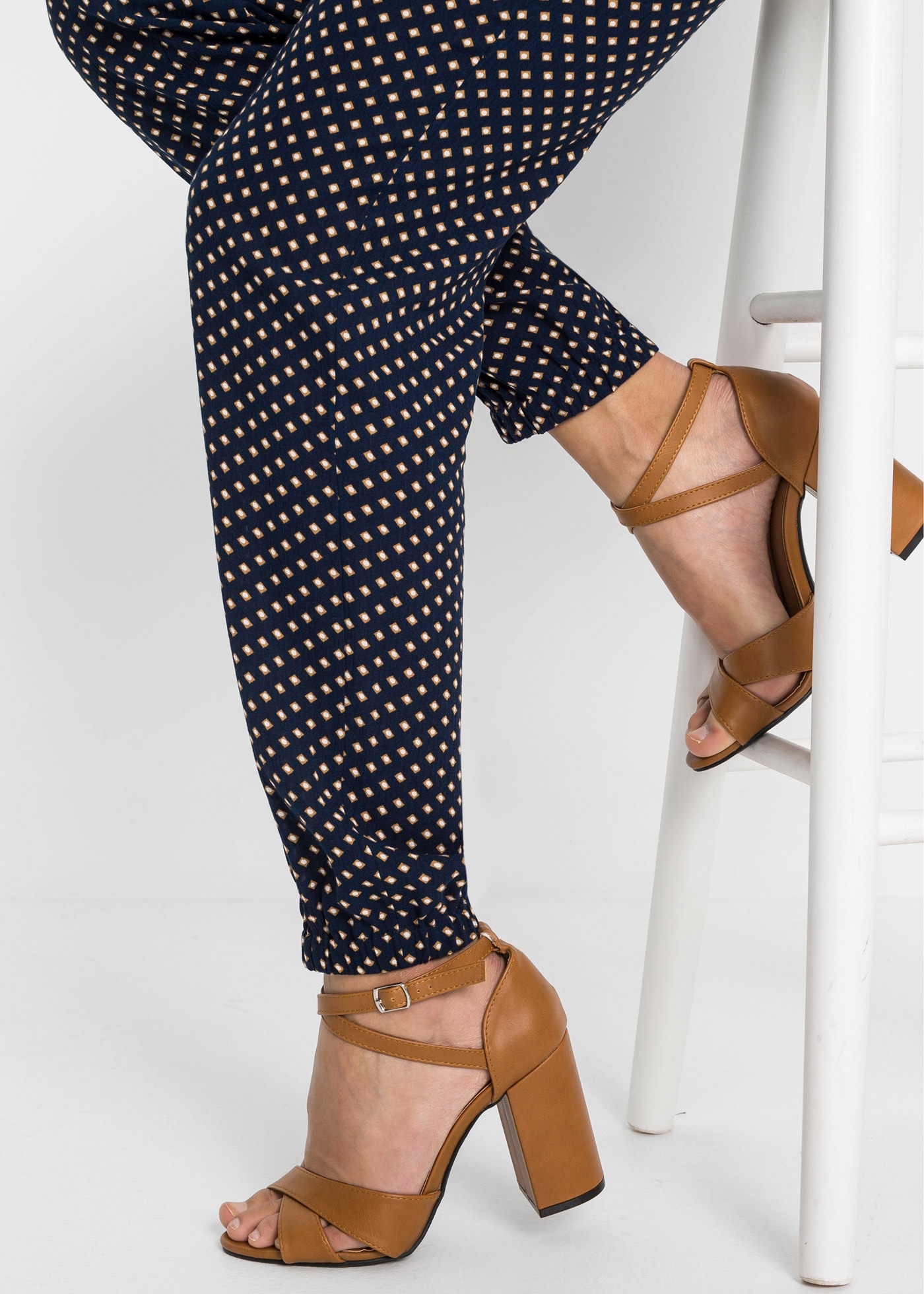 bonprix Schlupfhose »Schlupfhose aus reiner Viskose«  aus Viskose, elastischer Bund, lockere Passform, eleganter Stil