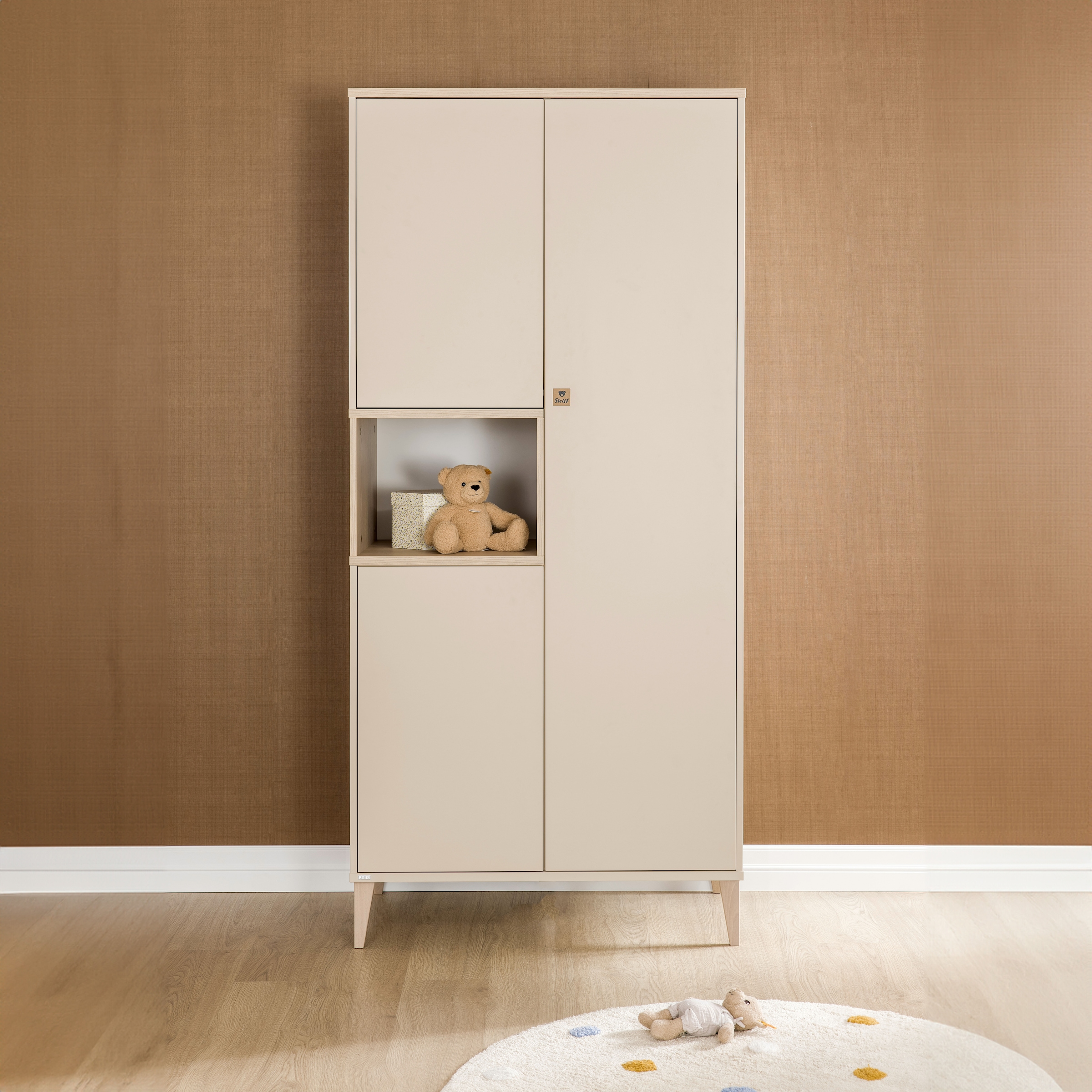 PAIDI Kleiderschrank "MILA & BEN Steiff by PAIDI in Beige, 3 Türen mit Push-to-open" inkl. Kleiderstangen und Einlegeböden, Massivholz-Füße, Soft-Close