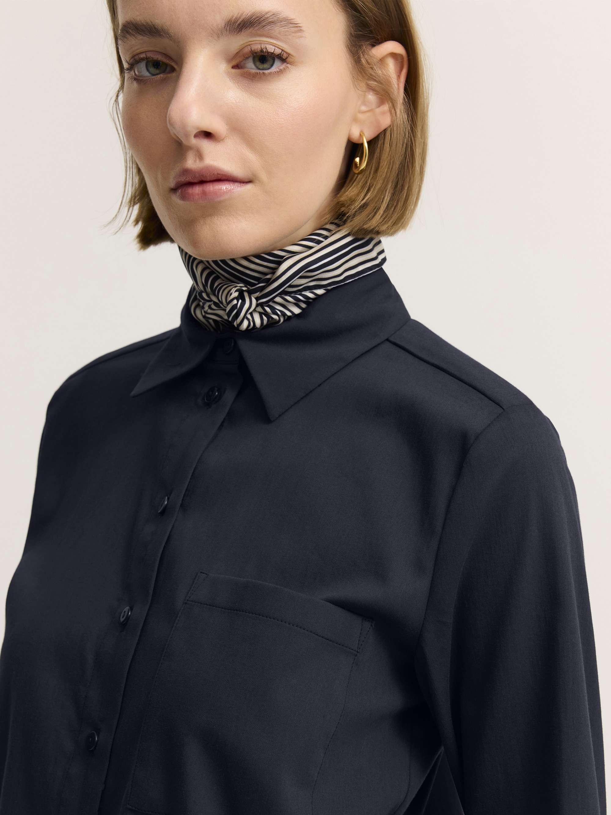 bugatti Langarmbluse »Modern Fit« Modern Fit Baumwollmix Hemdkragen Kurzform