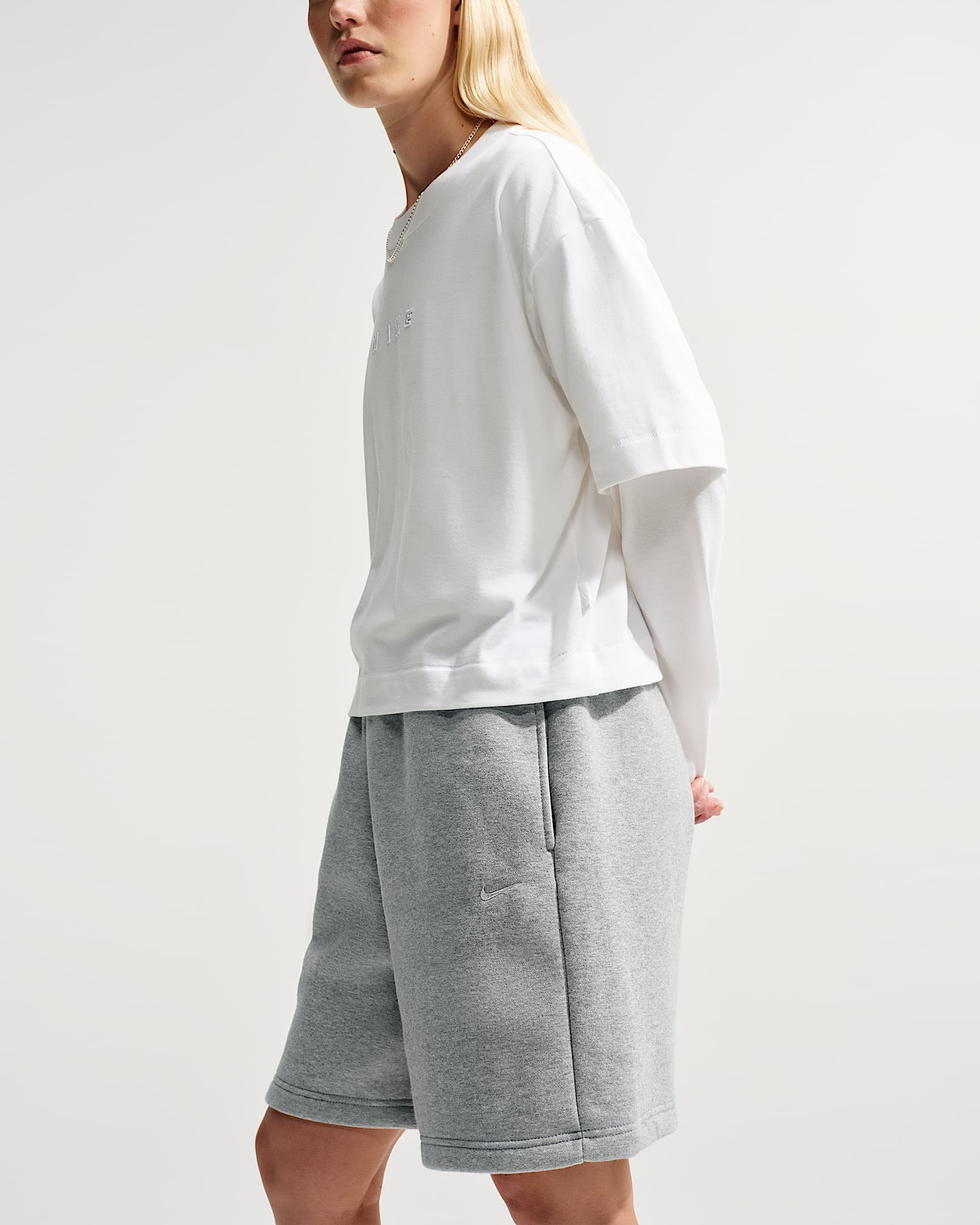 Nike Sportswear Shorts »W NK STDO FLC MW HR OS SHORT«  sportlicher Schnitt, aus Baumwolle und Polyester