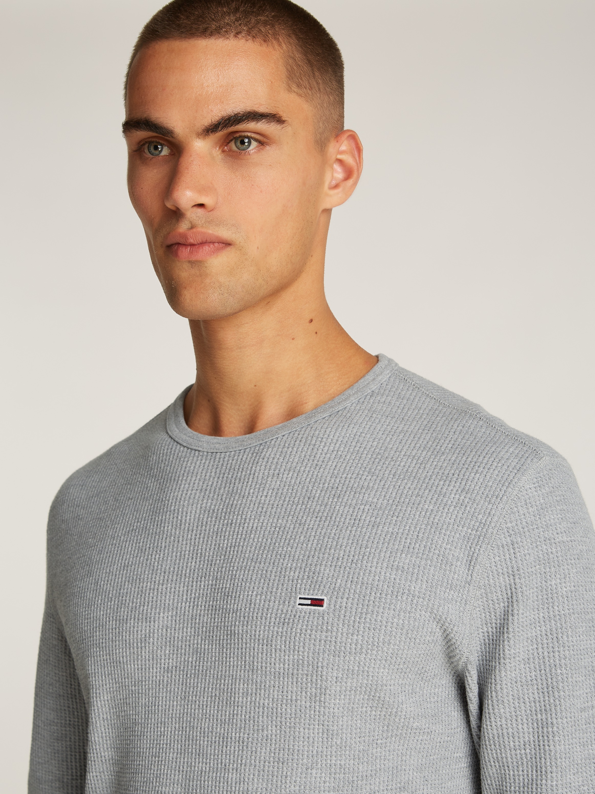 Thumbnail - Tommy Jeans Langarmshirt "TJM SLIM WAFFLE L/S TEE EXT" mit Waffelstruktur